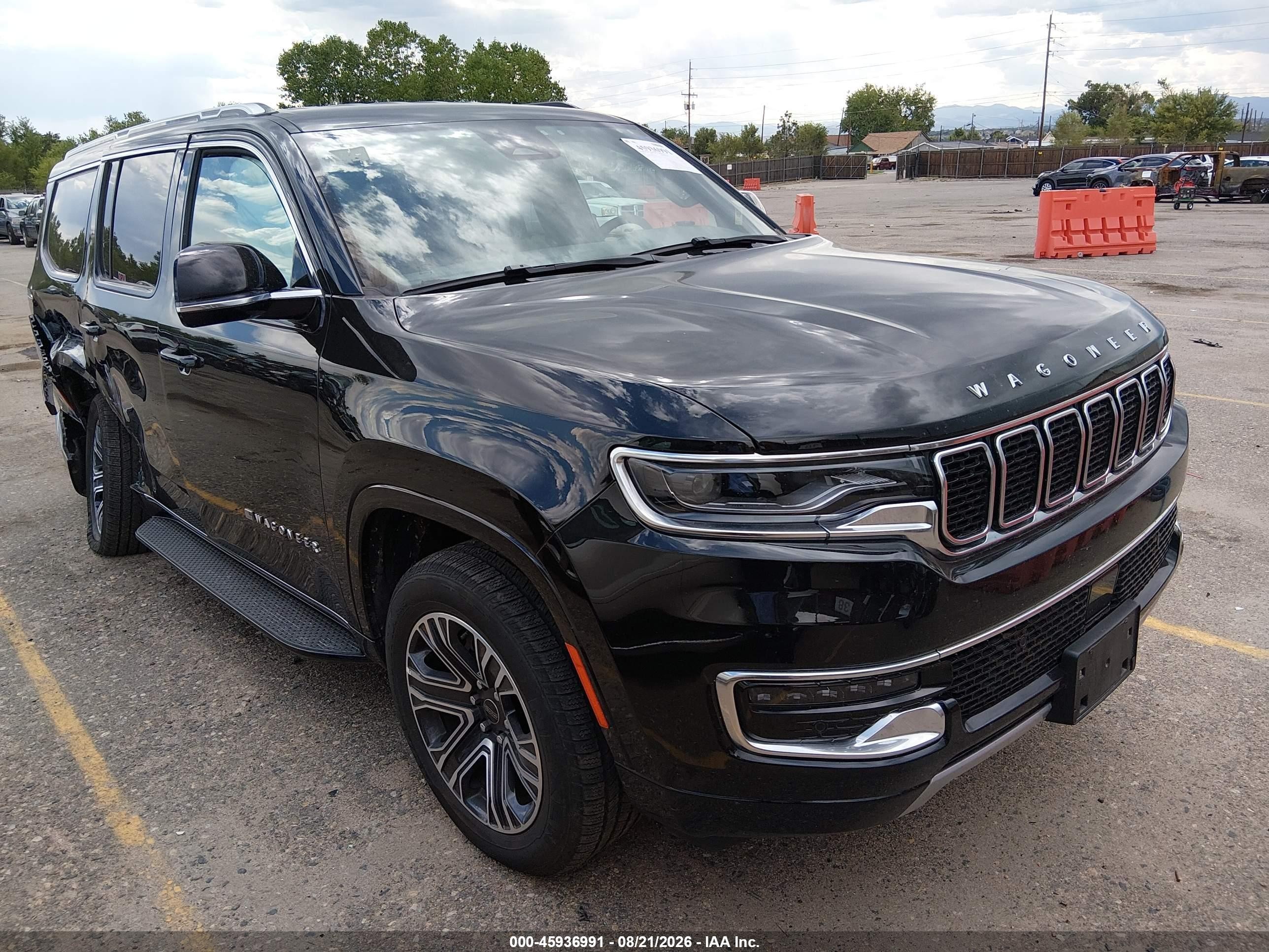 2025 Jeep Wagoneer VIN 1C4SJVBP8SS530186 — IAAI salvage auction photo