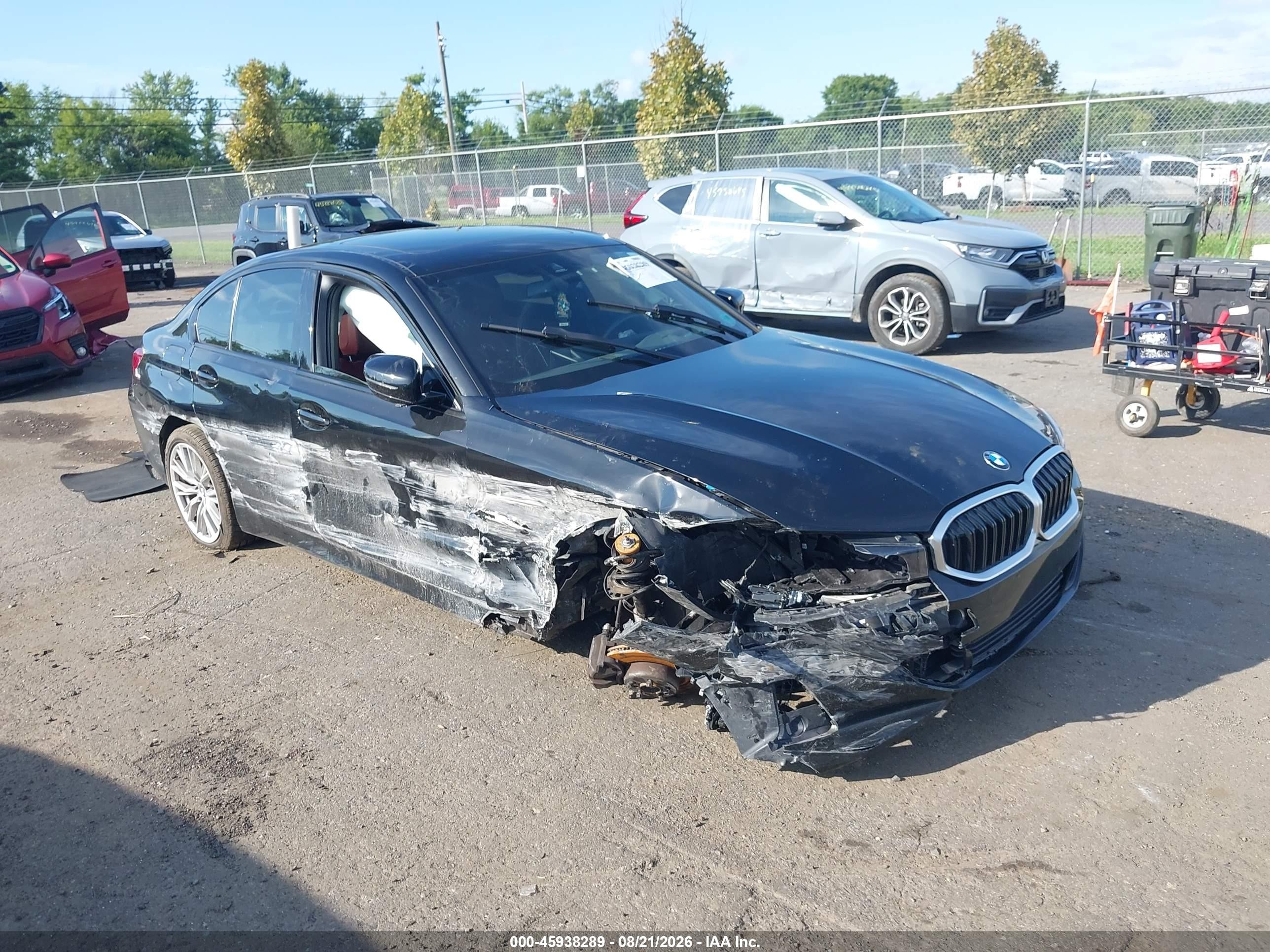 2023 BMW 3er VIN 3MW89FF05P8C82314 IAAI salvage auction — Side, Salvage (Virginia), sold $6,400 on 2026-09-11 (photo 1)