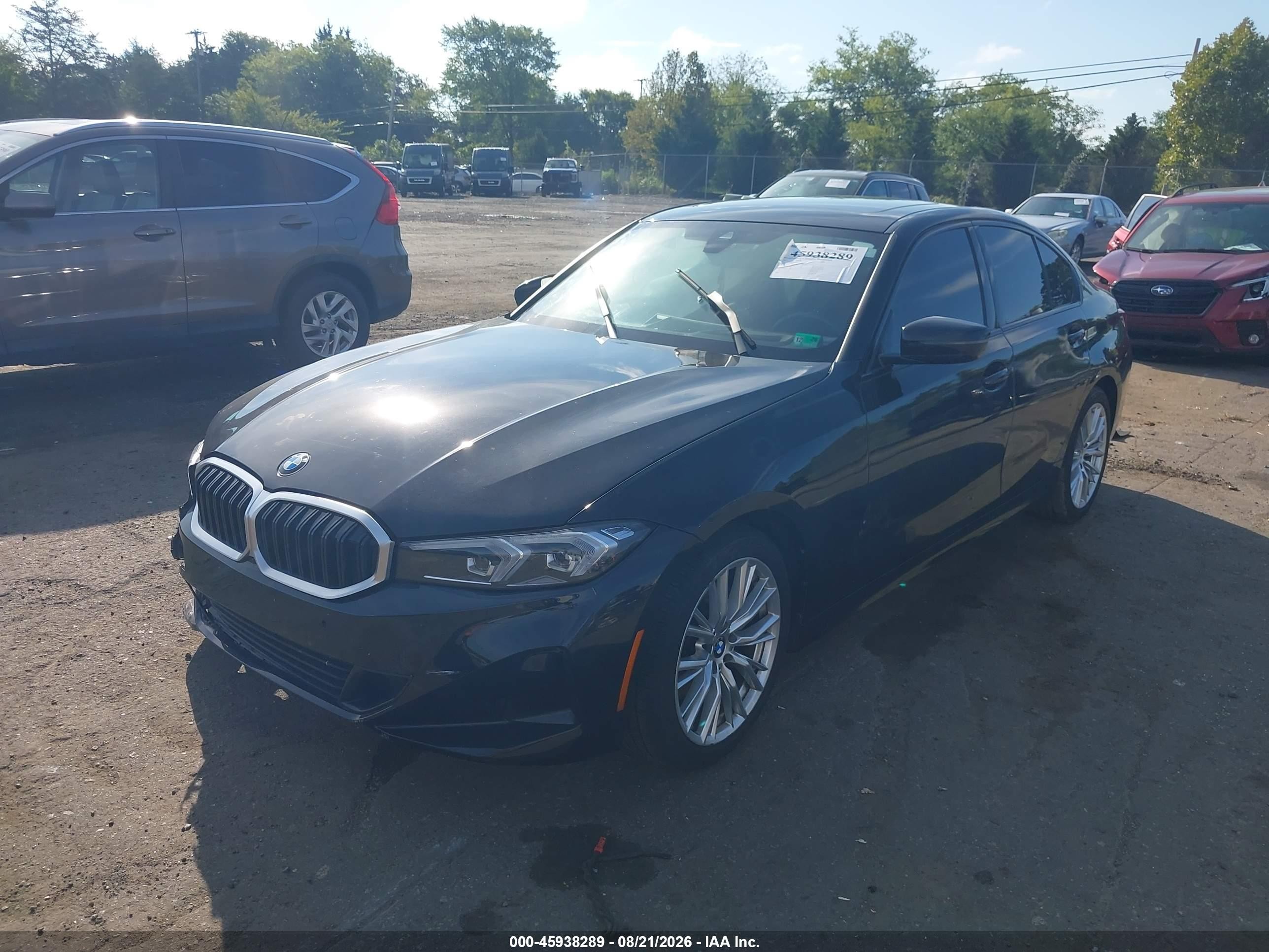 2023 BMW 3er VIN 3MW89FF05P8C82314 IAAI salvage auction — Side, Salvage (Virginia), sold $6,400 on 2026-09-11 (photo 2)