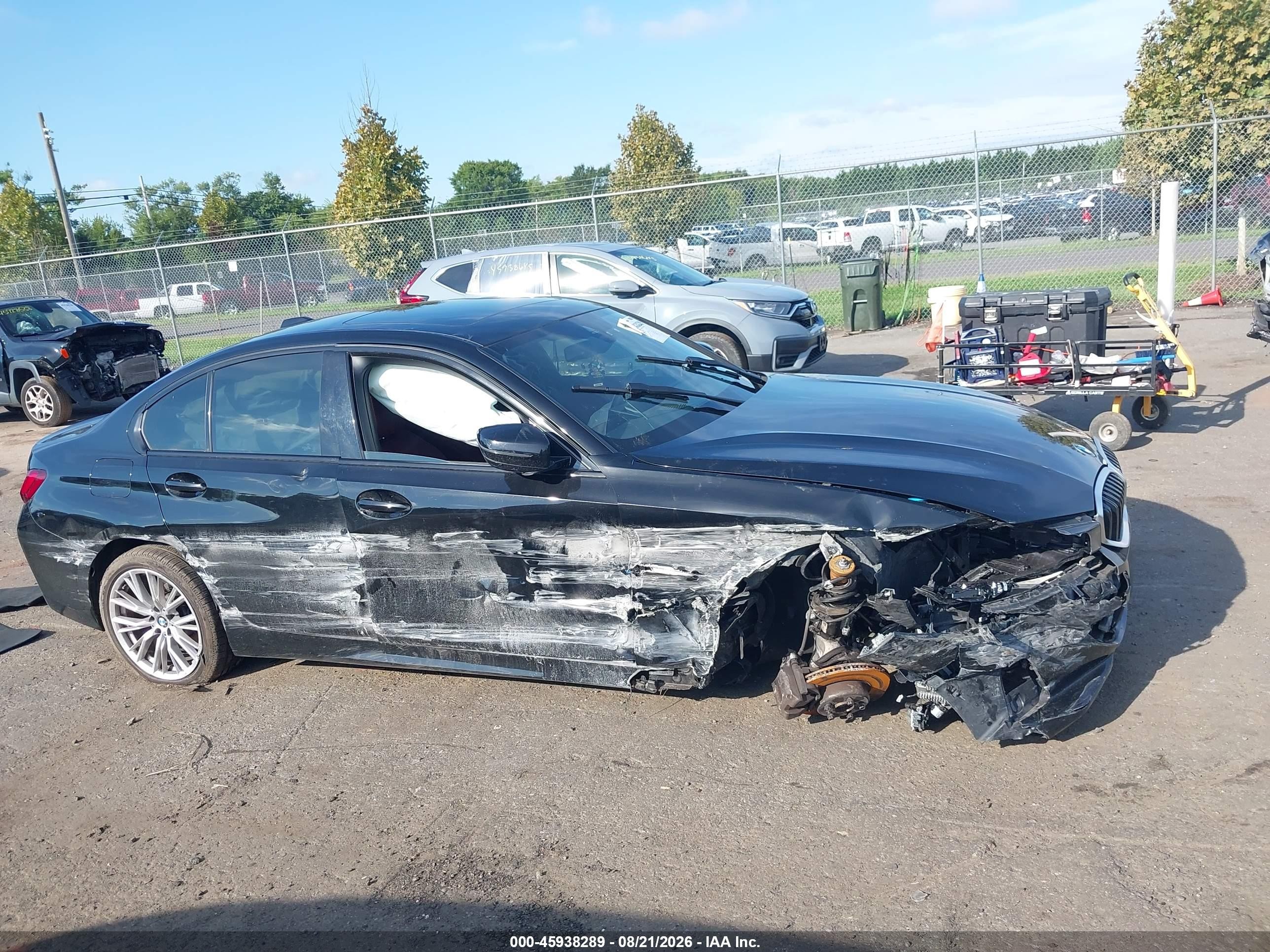 2023 BMW 3er VIN 3MW89FF05P8C82314 IAAI salvage auction — Side, Salvage (Virginia), sold $6,400 on 2026-09-11 (photo 6)