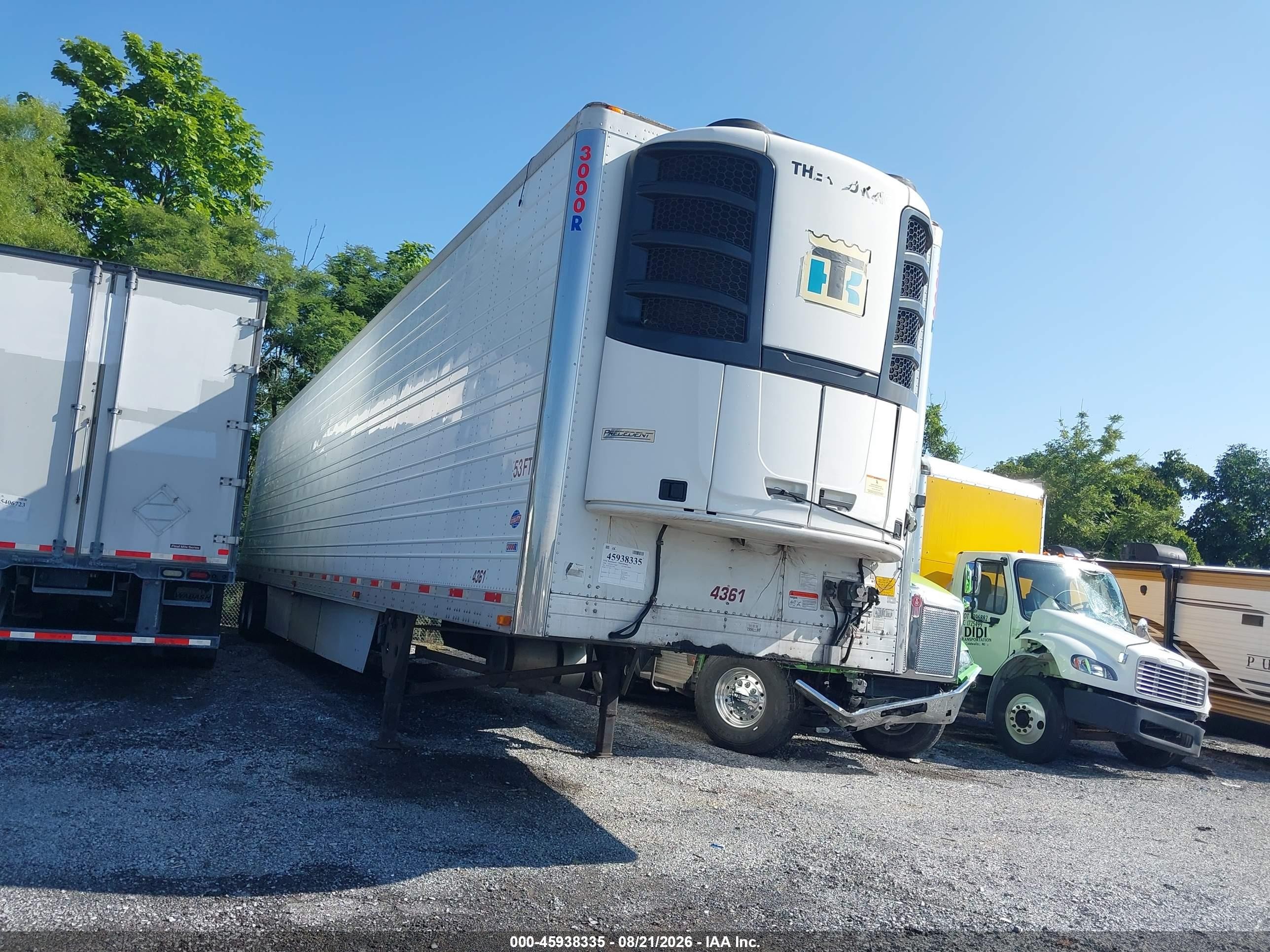 2020 Utility Trailer Mfg 53' Reefer Semi Trailer VIN 1UYVS2536L2799680 — IAAI salvage auction photo