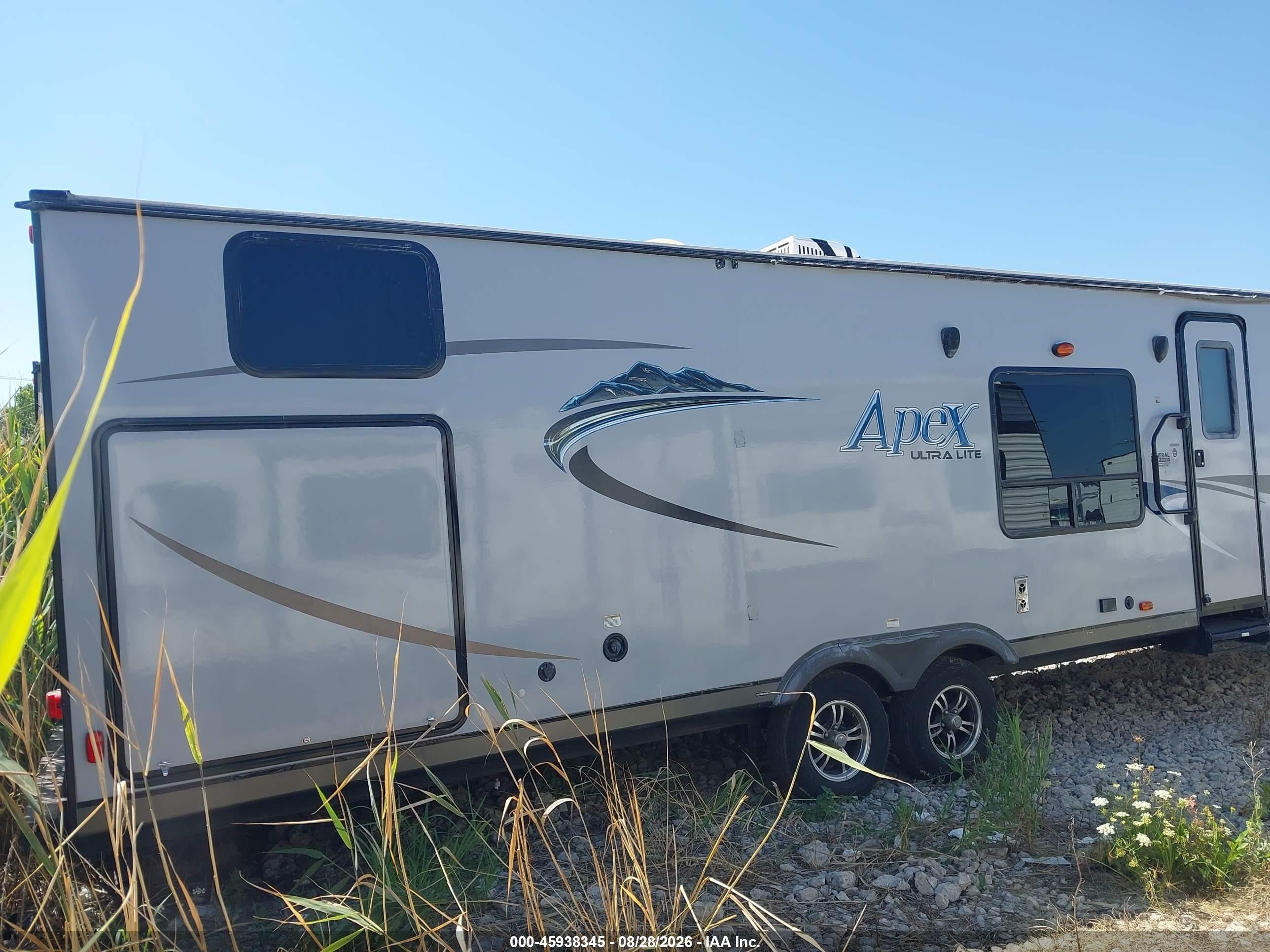 2016 Coachmen Apex VIN 5ZT2CXVB2GA007344 IAAI salvage auction — Storm Damage, Clear (Michigan), sold $2,650 on 2026-09-23 (photo 3)