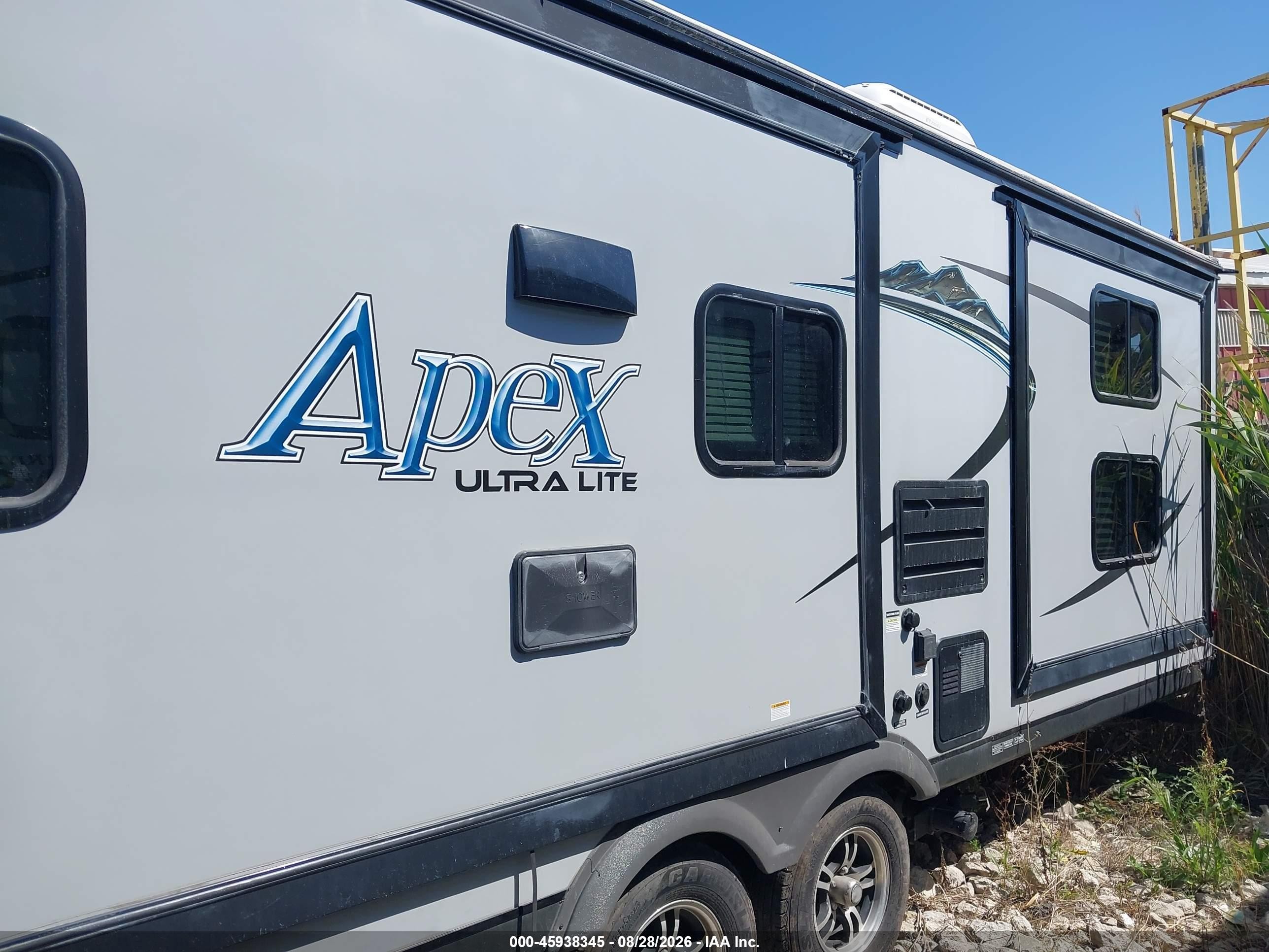2016 Coachmen Apex VIN 5ZT2CXVB2GA007344 IAAI salvage auction — Storm Damage, Clear (Michigan), sold $2,650 on 2026-09-23 (photo 4)