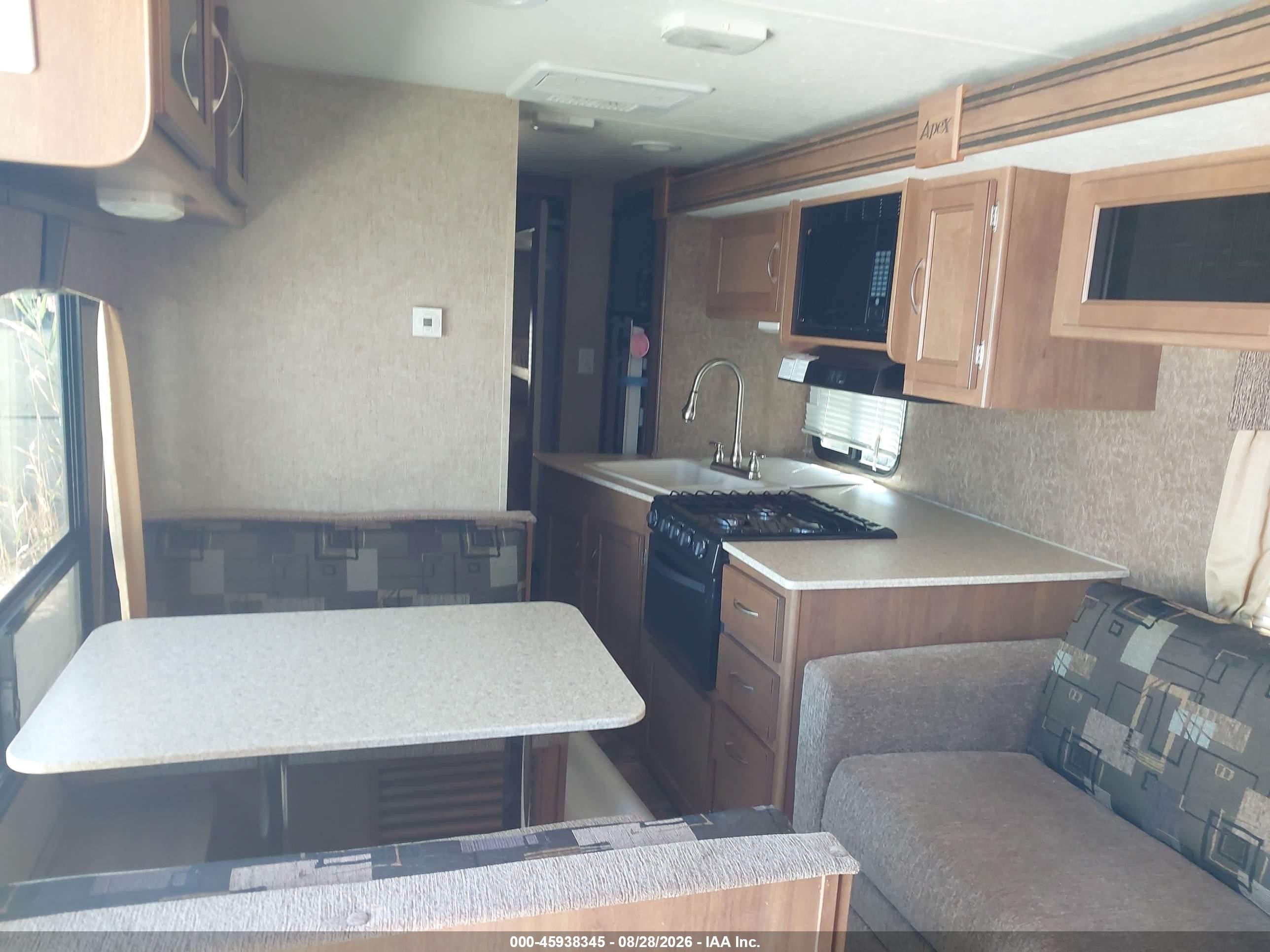 2016 Coachmen Apex VIN 5ZT2CXVB2GA007344 IAAI salvage auction — Storm Damage, Clear (Michigan), sold $2,650 on 2026-09-23 (photo 6)