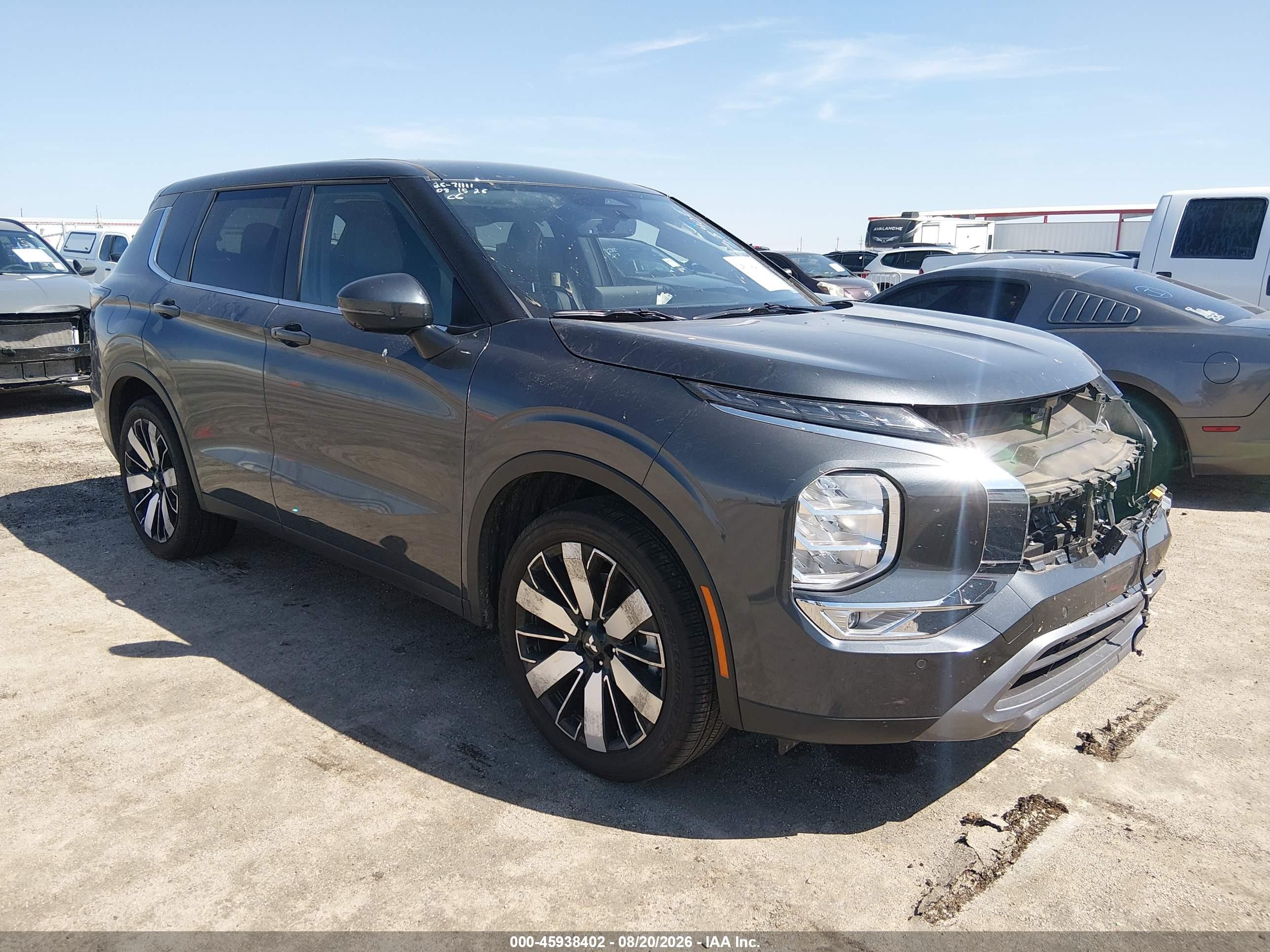 2026 Mitsubishi Outlander VIN JA4J3VAB2TZ044455 — IAAI salvage auction photo