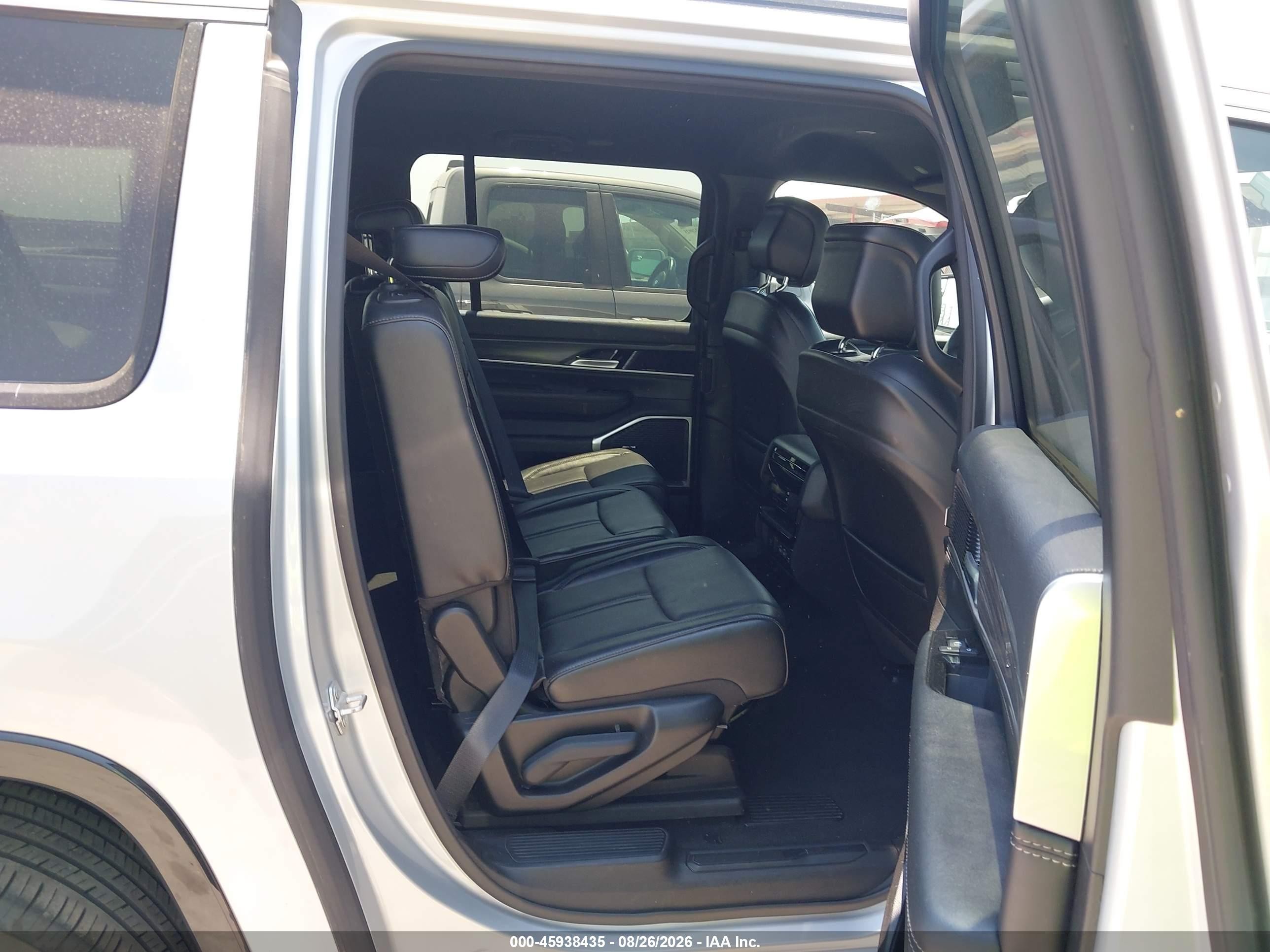2024 Jeep Grand wagoneer VIN 1C4SJSBP2RS175346 IAAI salvage auction — Normal Wear, Enterprise Vehicles Clear Only (Massachusetts), sold $19,000 on 2026-08-29 (photo 8)