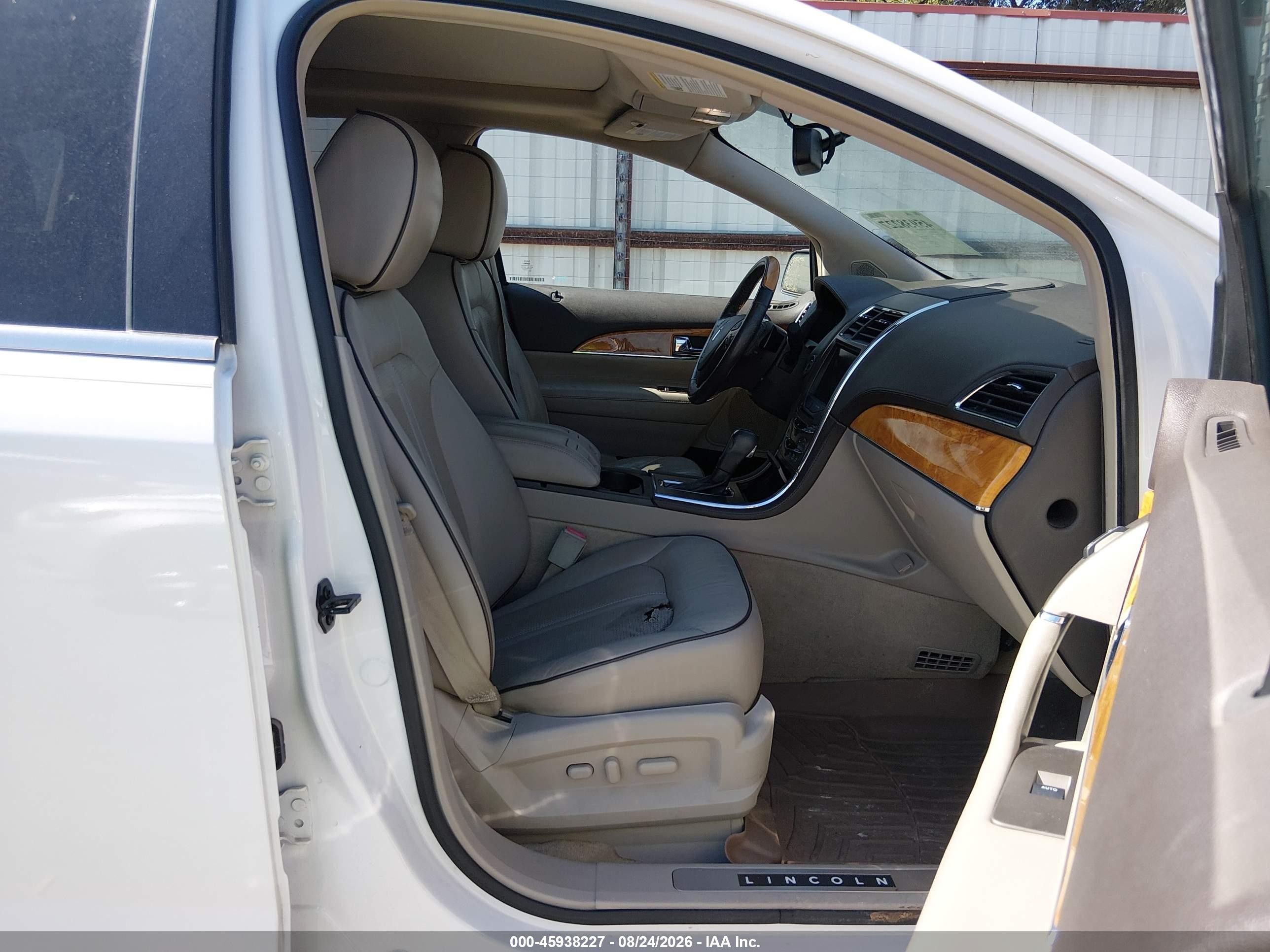 2013 Lincoln MKX VIN 2LMDJ6JK1DBL14570 IAAI salvage auction — Front End, Original (Texas), sold $1,300 on 2026-09-19 (photo 5)
