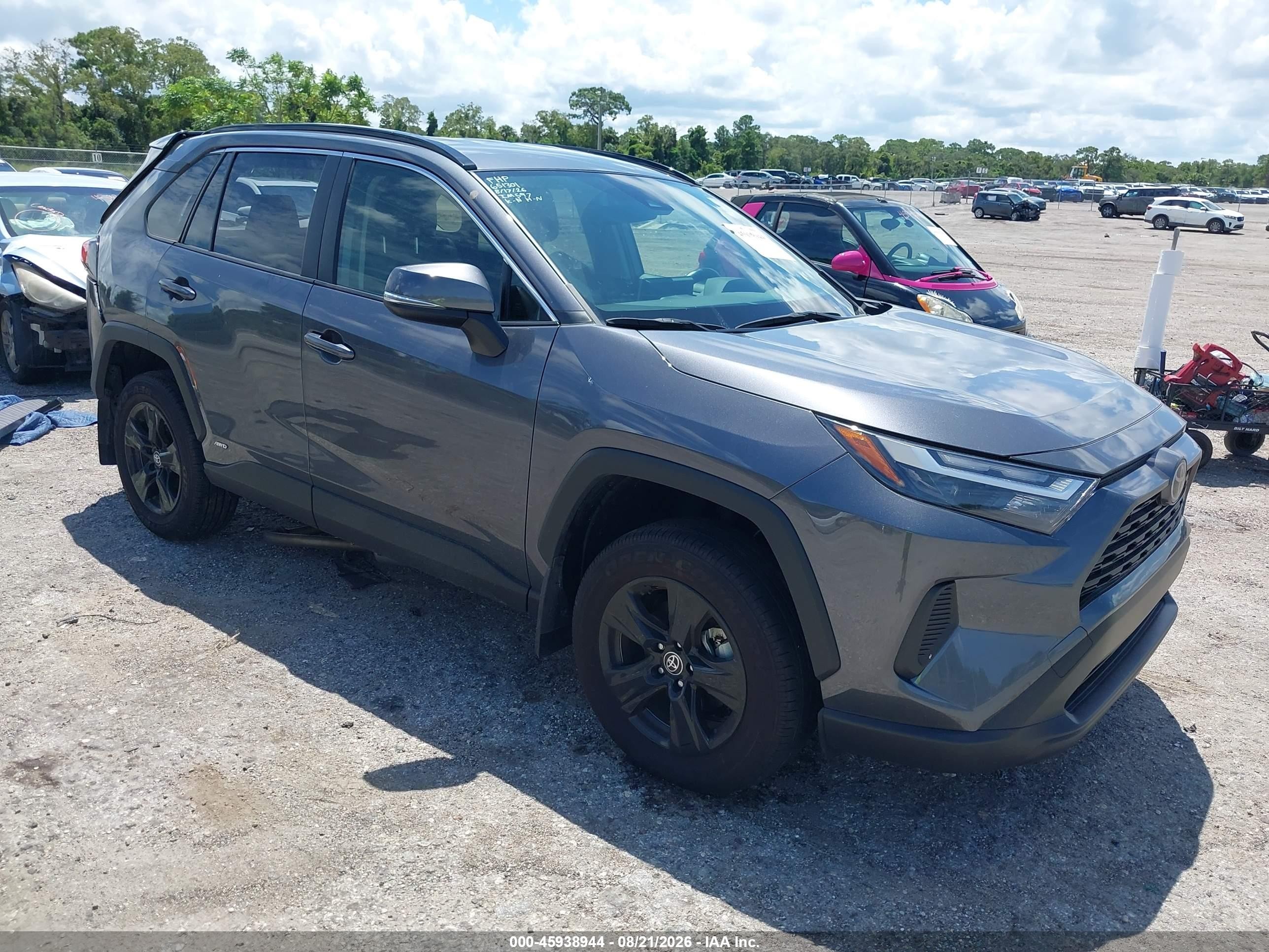 2025 Toyota RAV4 Hybrid VIN JTMMWRFVXSD339304 — IAAI salvage auction photo