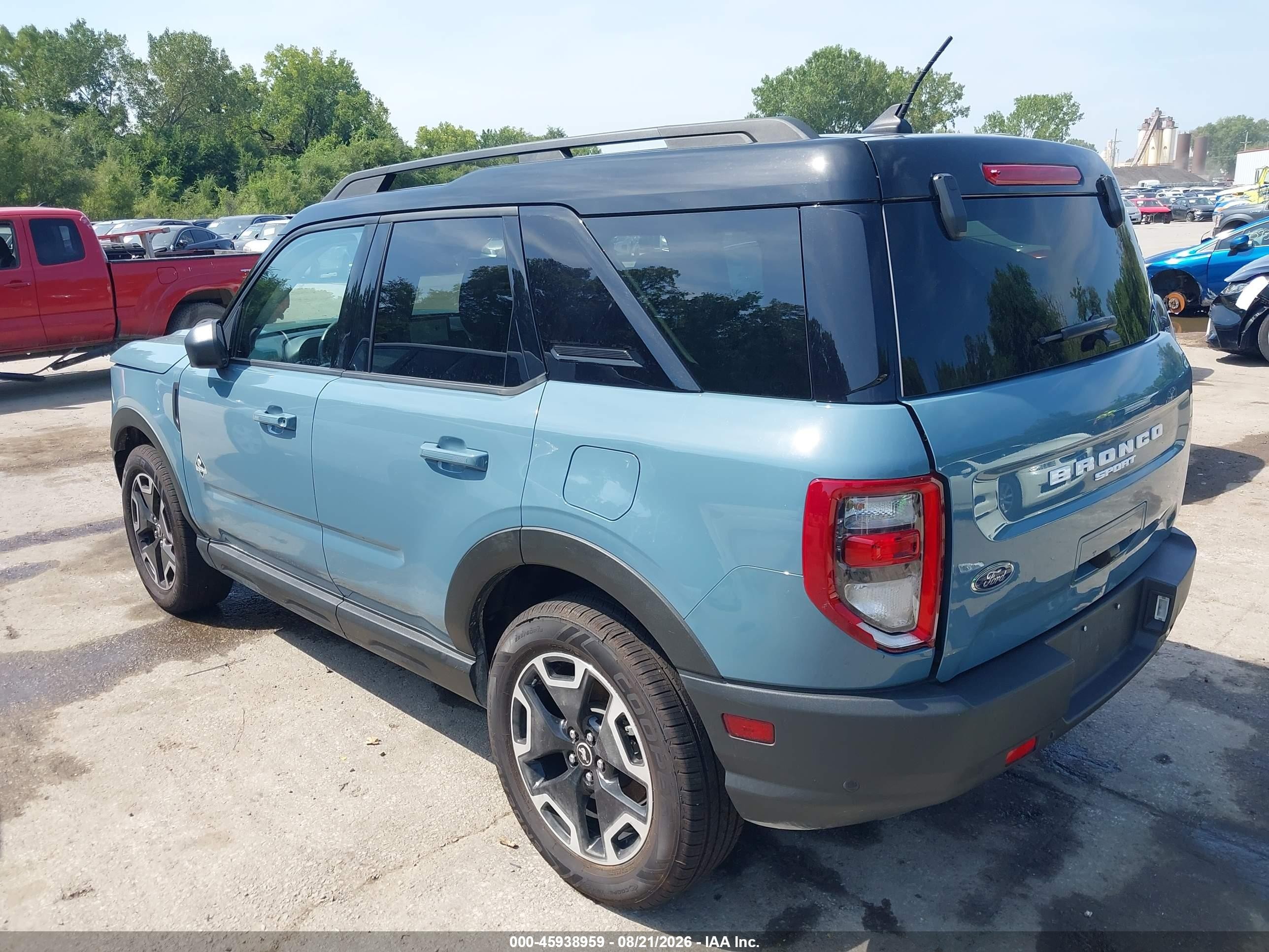 2021 Ford Bronco sport VIN 3FMCR9C60MRA73703 IAAI salvage auction — Rear End, Salvage (Kansas), sold $9,600 on 2026-09-18 (photo 3)