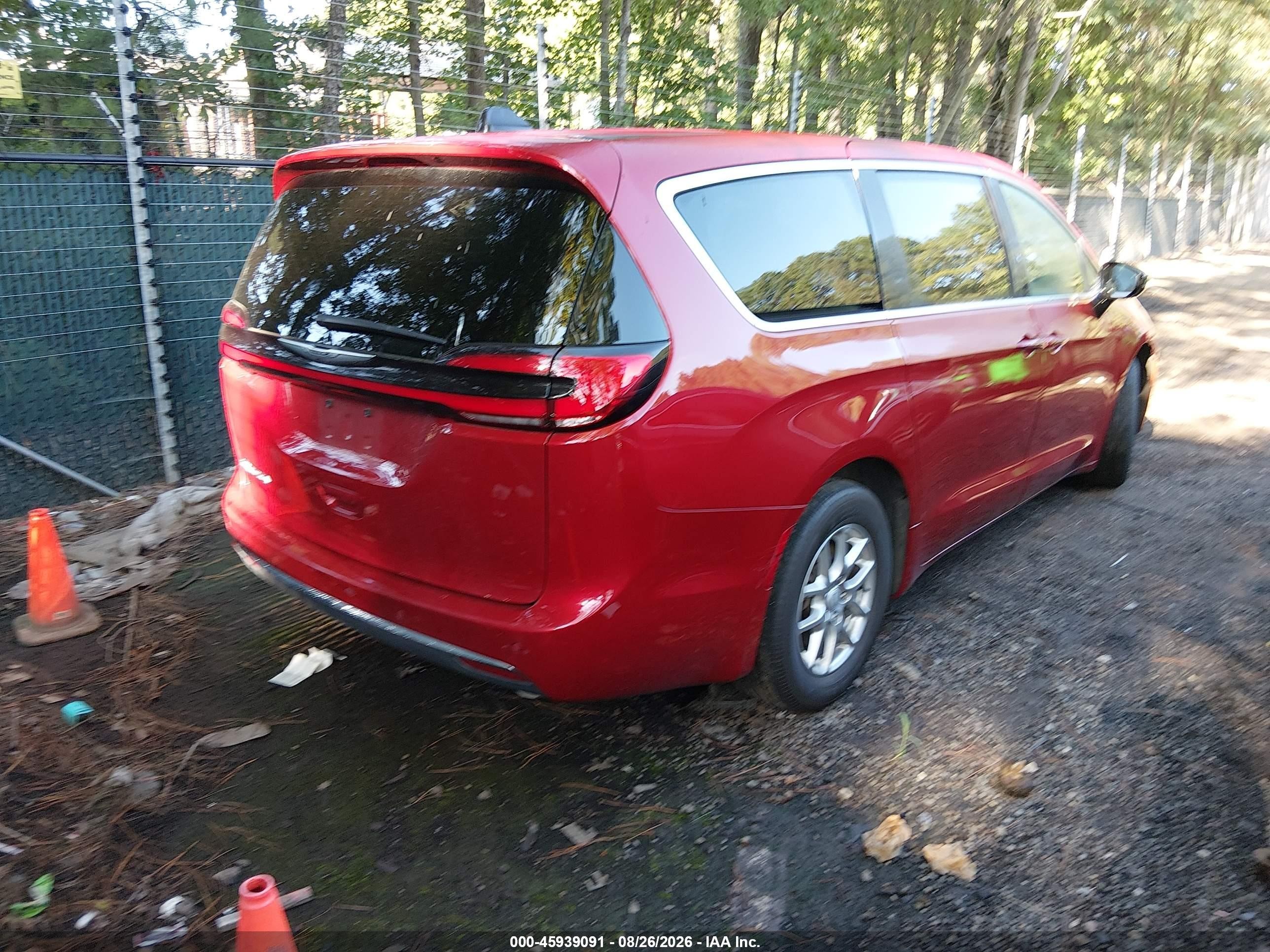 2025 Chrysler Pacifica VIN 2C4RC1BG2SR578575 IAAI salvage auction — Undercarriage, Enterprise Vehicles Clear Only (Ohio), sold $16,350 on 2026-09-03 (photo 4)