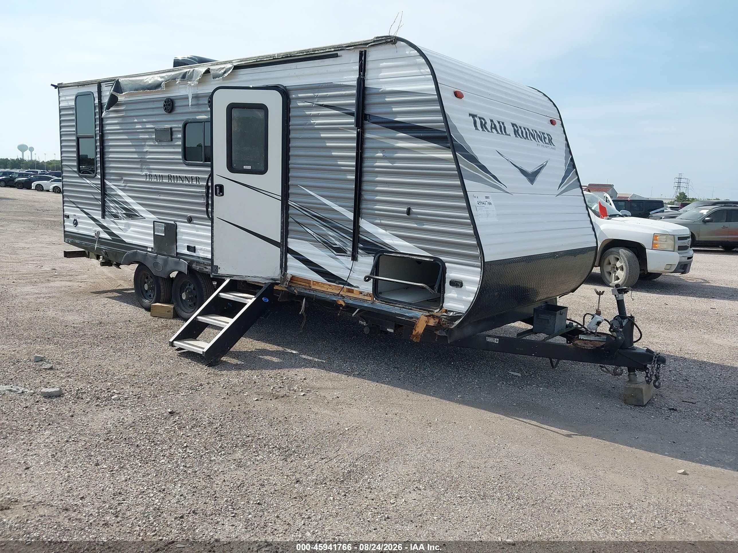 2020 Heartland Rvs Trail Runner Series VIN 5SFEB2527LE432224 IAAI salvage auction — Rollover, Original (Texas), sold $2,850 on 2026-10-01 (photo 1)