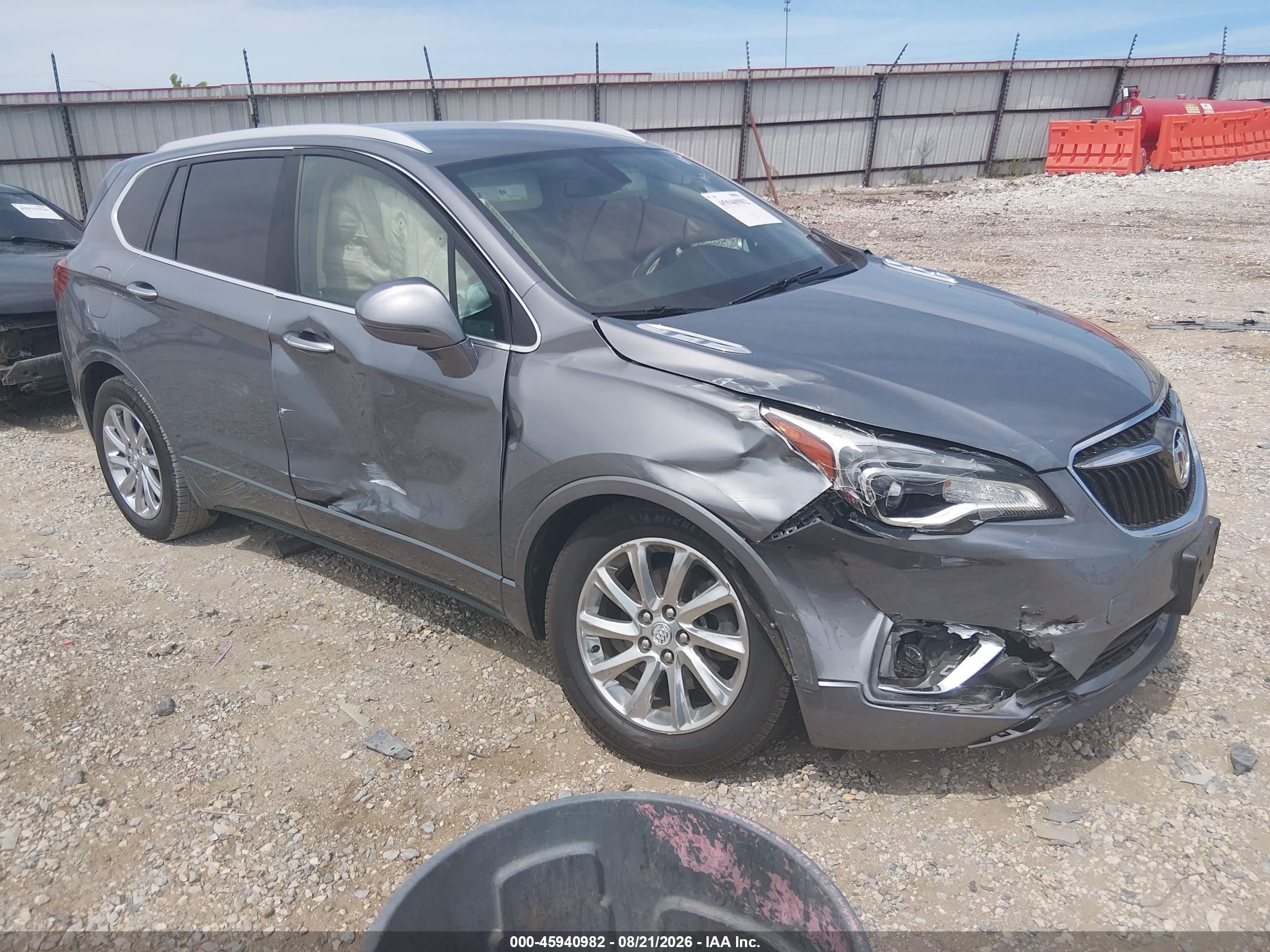 2019 Buick Envision VIN LRBFXCSA8KD008158 IAAI salvage auction — Side, Wait Title, sold $2,500 on 2026-09-20 (photo 1)