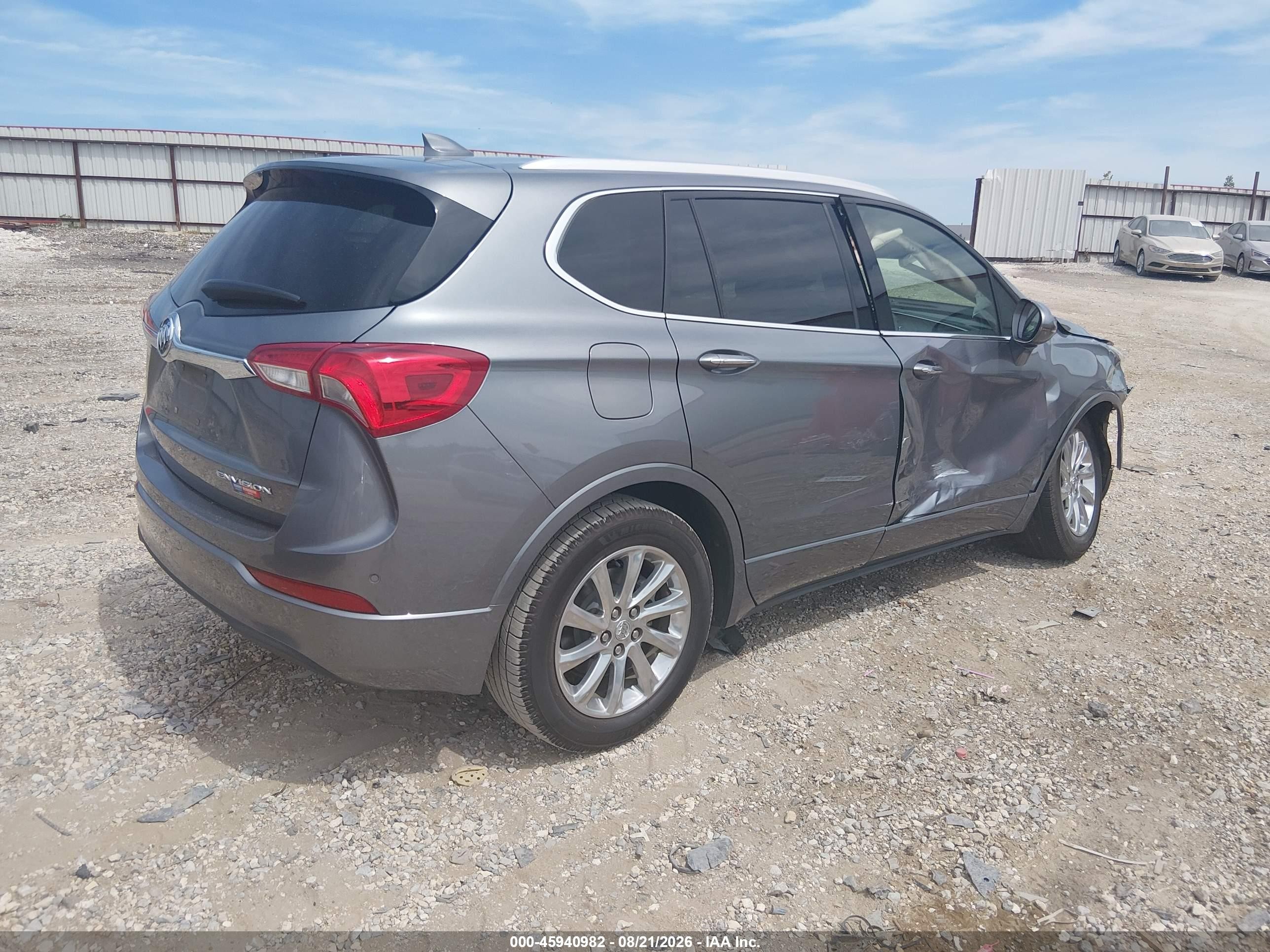 2019 Buick Envision VIN LRBFXCSA8KD008158 IAAI salvage auction — Side, Wait Title, sold $2,500 on 2026-09-20 (photo 4)