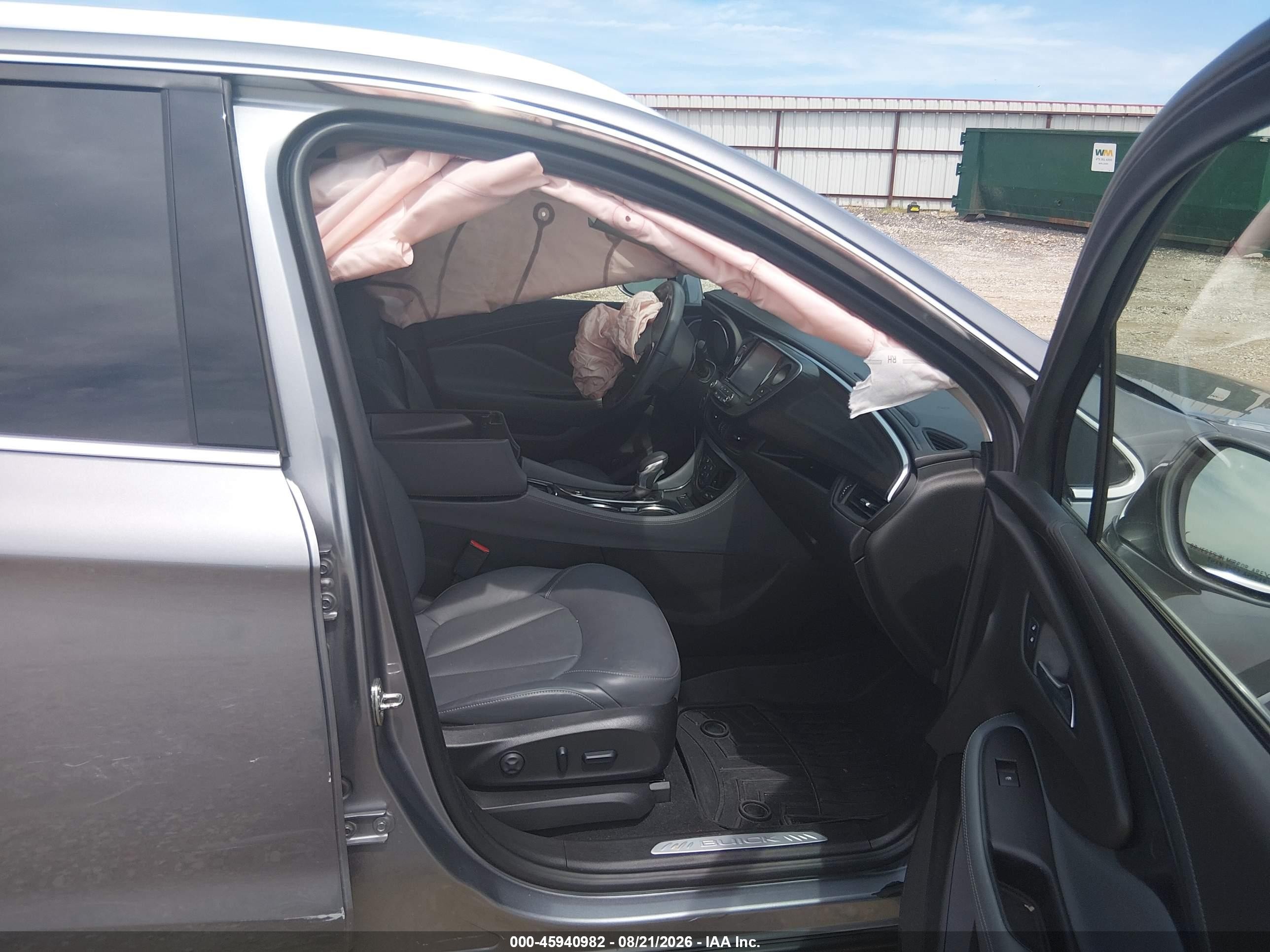2019 Buick Envision VIN LRBFXCSA8KD008158 IAAI salvage auction — Side, Wait Title, sold $2,500 on 2026-09-20 (photo 5)