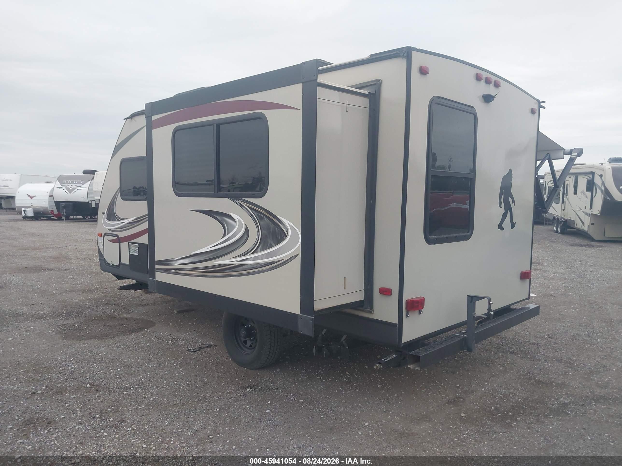 2018 Coleman Other VIN 4YDT16211JM938857 IAAI salvage auction — Side, Regular Certificate (Iowa), sold $1,900 on 2026-09-16 (photo 3)