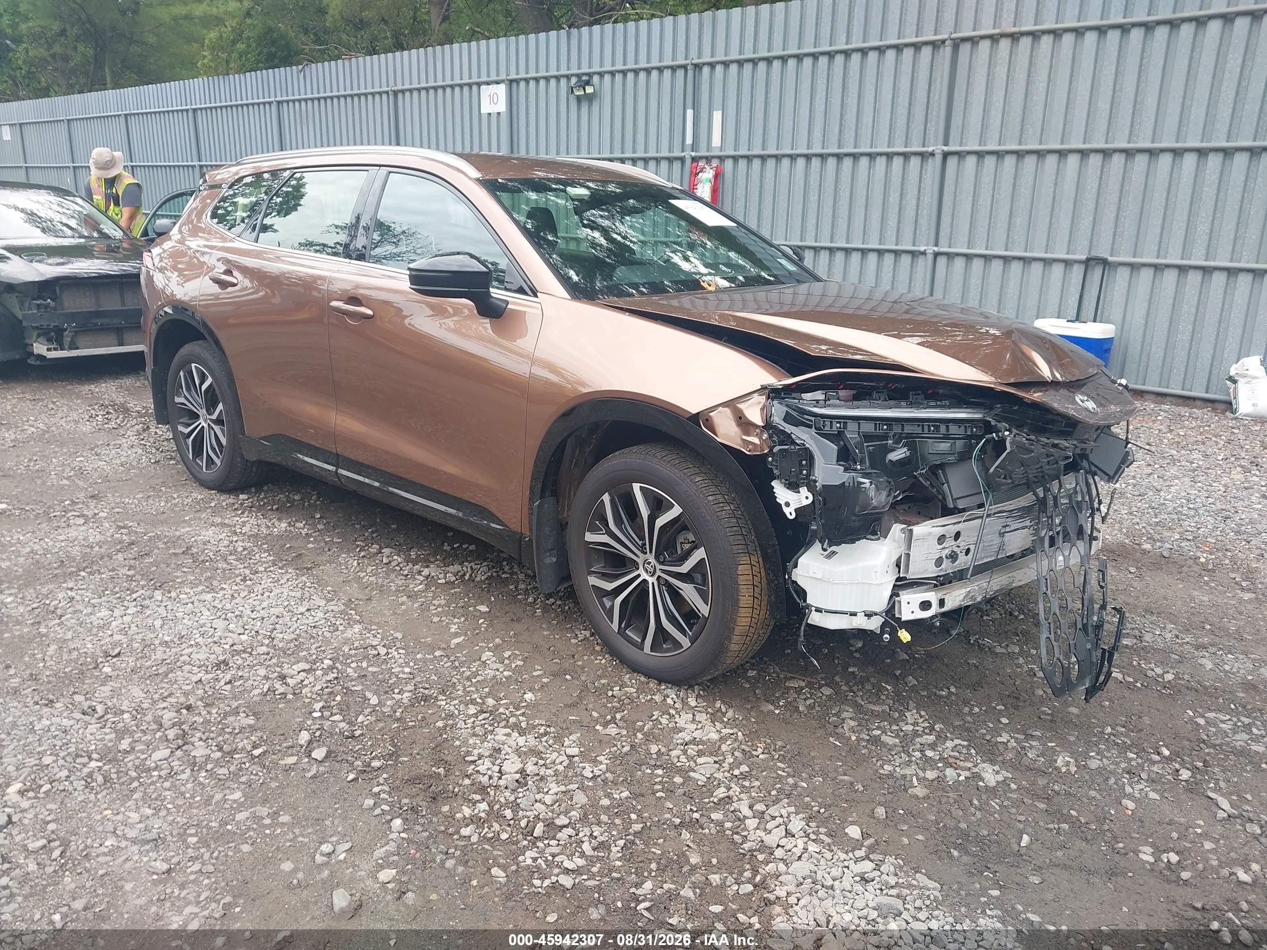 2025 Toyota Crown VIN JTDACAAJ9S3014926 — IAAI salvage auction photo