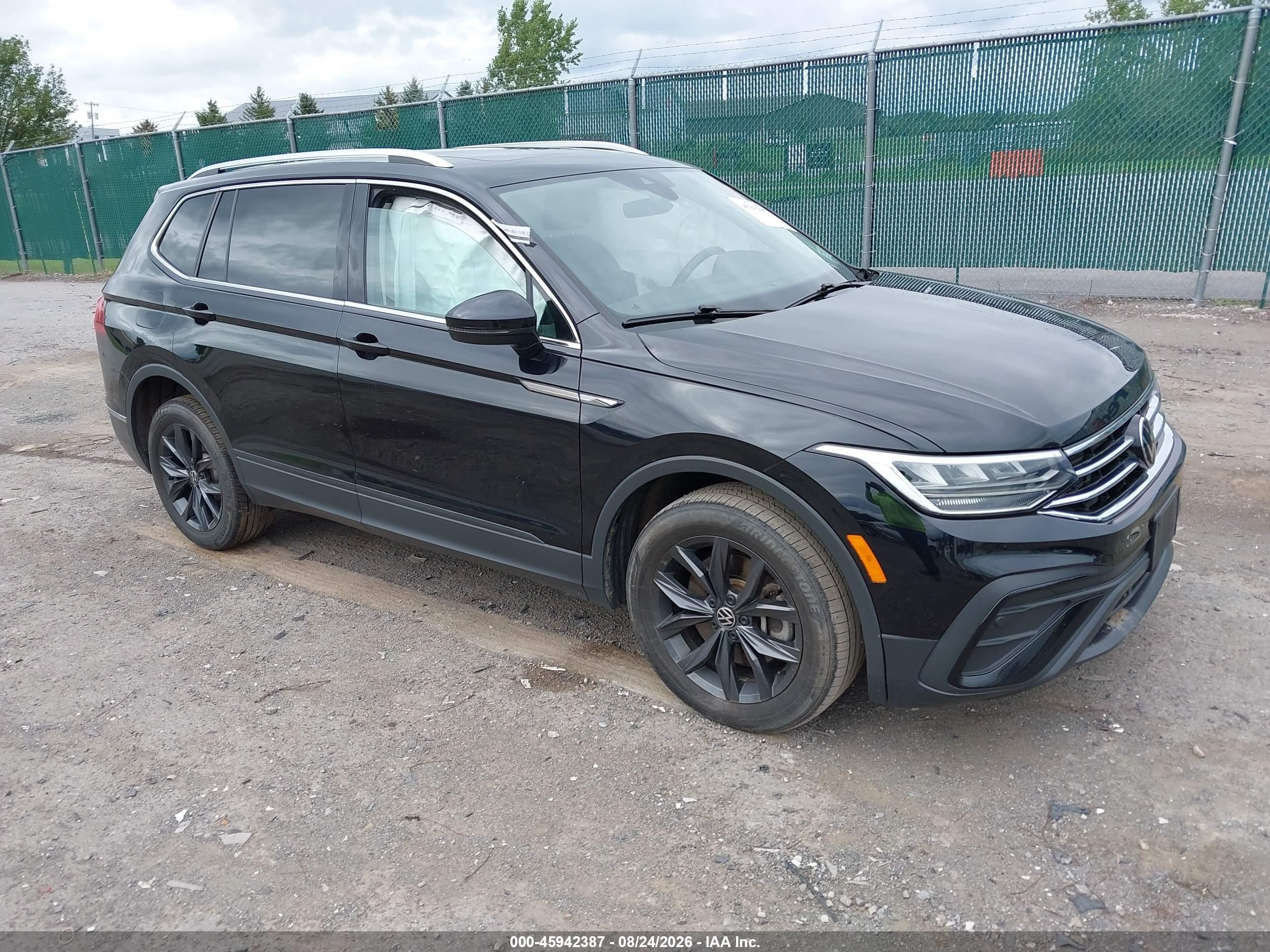 2024 Volkswagen Tiguan VIN 3VVMB7AX9RM084203 — IAAI salvage auction photo