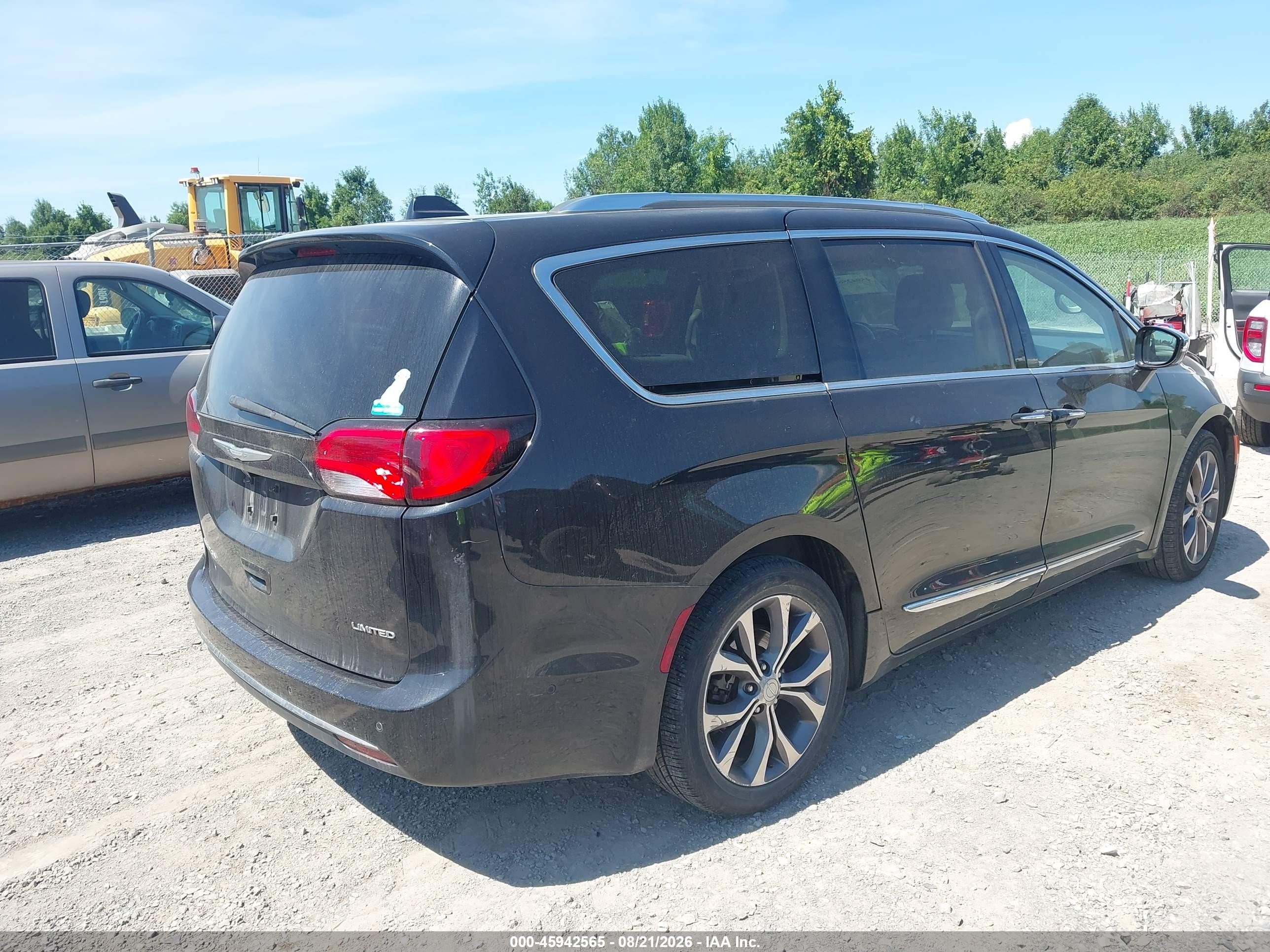 2017 Chrysler Pacifica VIN 2C4RC1GG5HR643260 IAAI salvage auction — Front End, Mv-907A (New York), sold $4,750 on 2026-09-13 (photo 4)