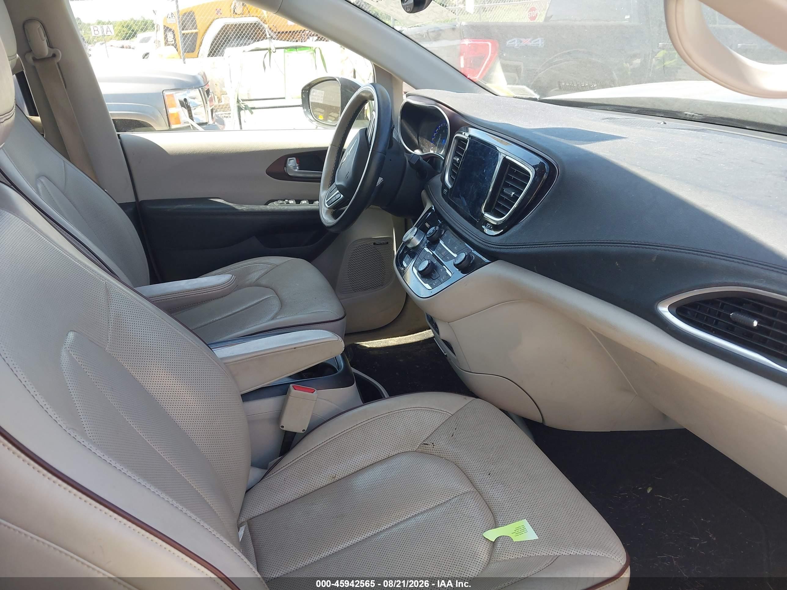2017 Chrysler Pacifica VIN 2C4RC1GG5HR643260 IAAI salvage auction — Front End, Mv-907A (New York), sold $4,750 on 2026-09-13 (photo 5)