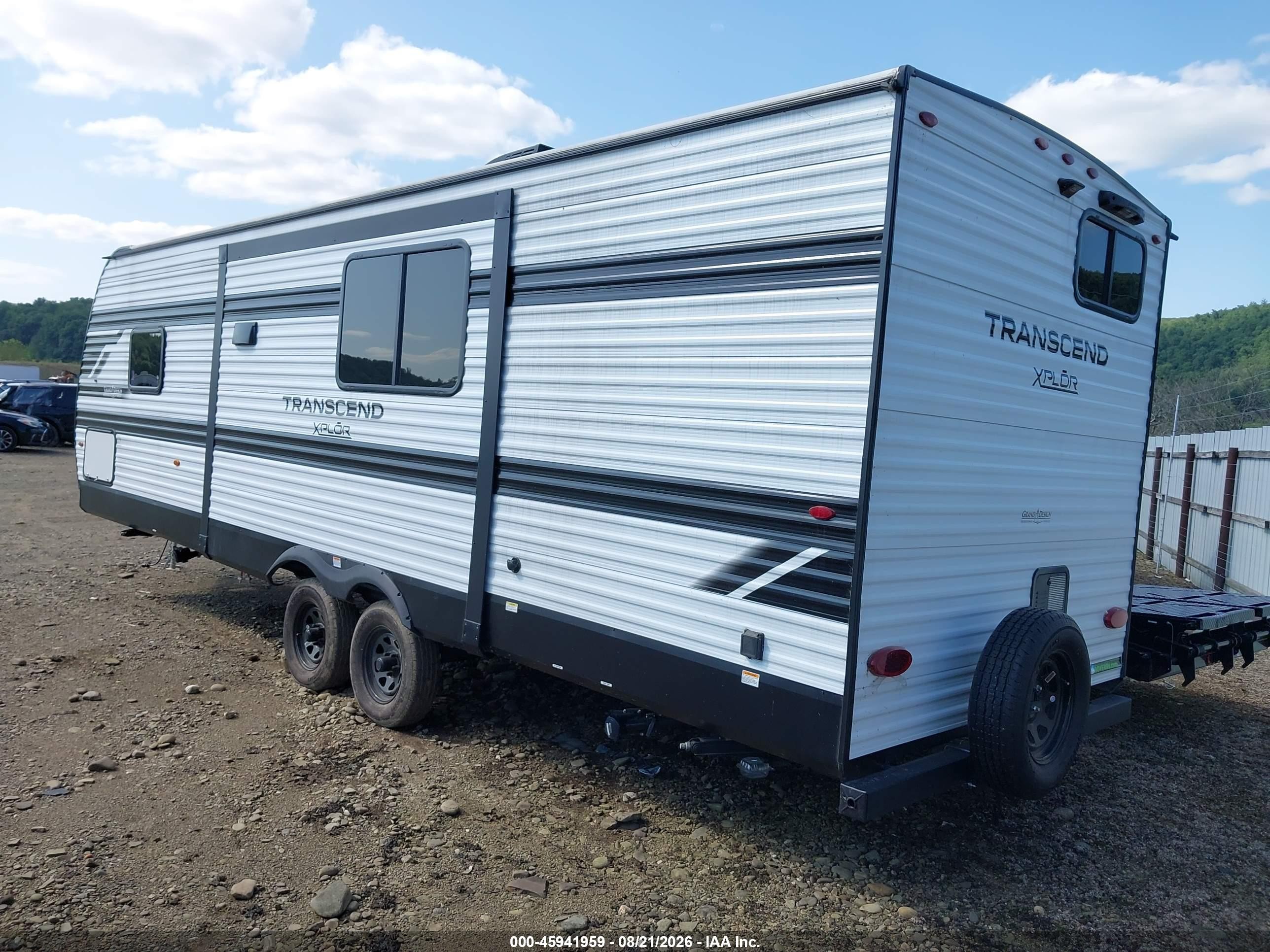 2024 Grand Design Trancend Xplor VIN 573TT3124R8831210 IAAI salvage auction — Hail, Salvage (Pennsylvania), sold $11,100 on 2026-09-10 (photo 3)