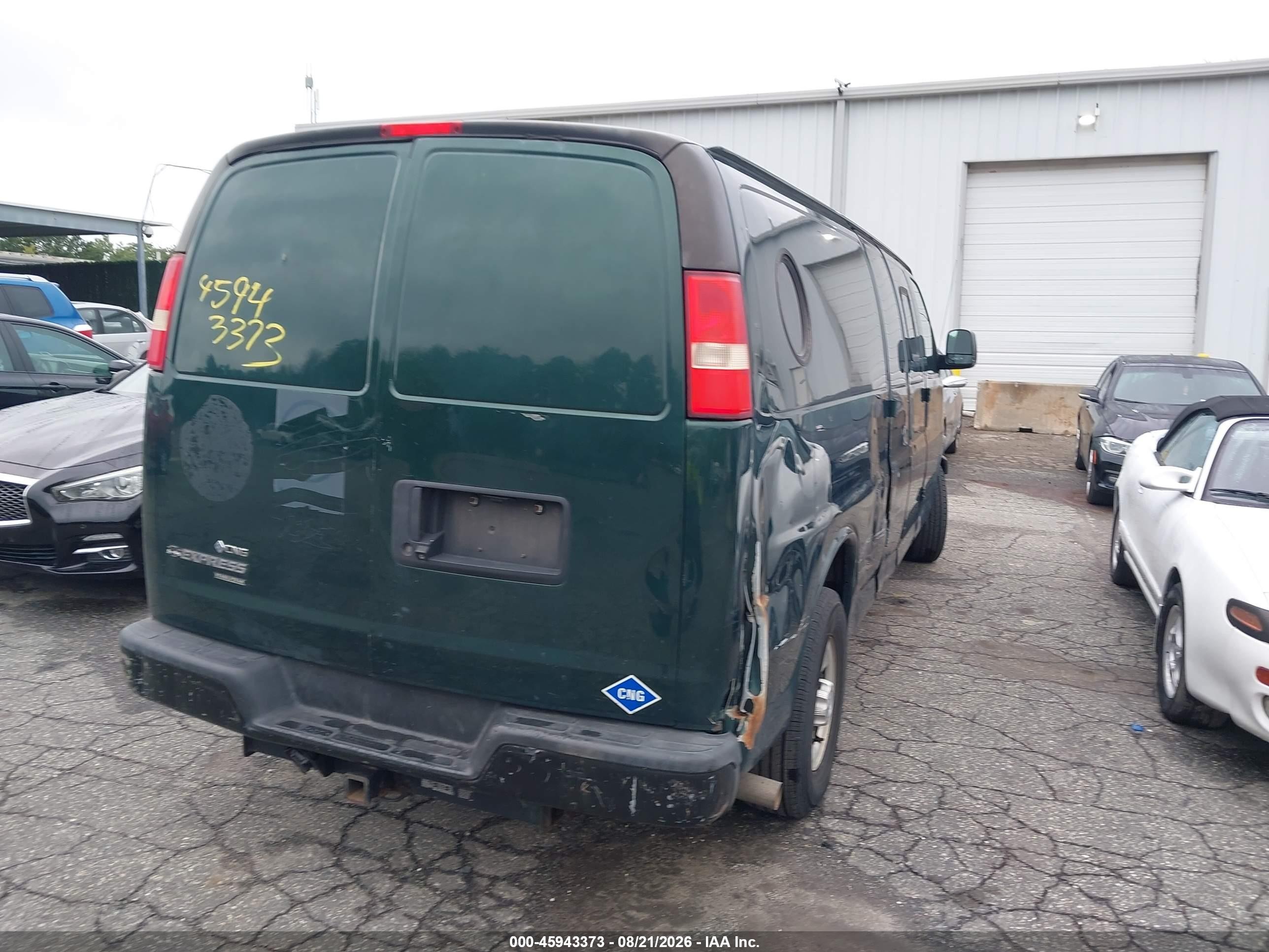 2014 Chevrolet VIN 1GCZGUCBXE1190799 IAAI salvage auction — Side, Clear (New York), sold $8,000 on 2026-09-09 (photo 4)