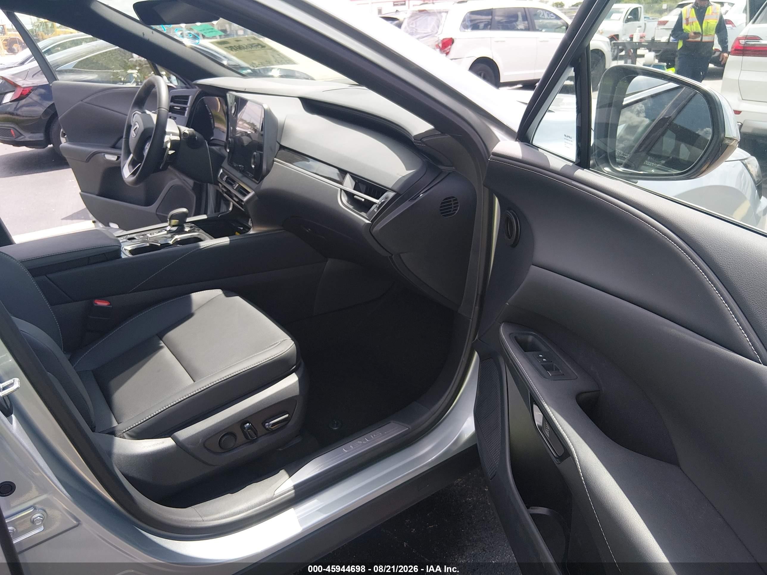 2026 Lexus RX 350 VIN 2T2BAMBA7TC069972 IAAI salvage auction — Rear End, Rebuildable (Florida), sold $26,750 on 2026-09-10 (photo 5)
