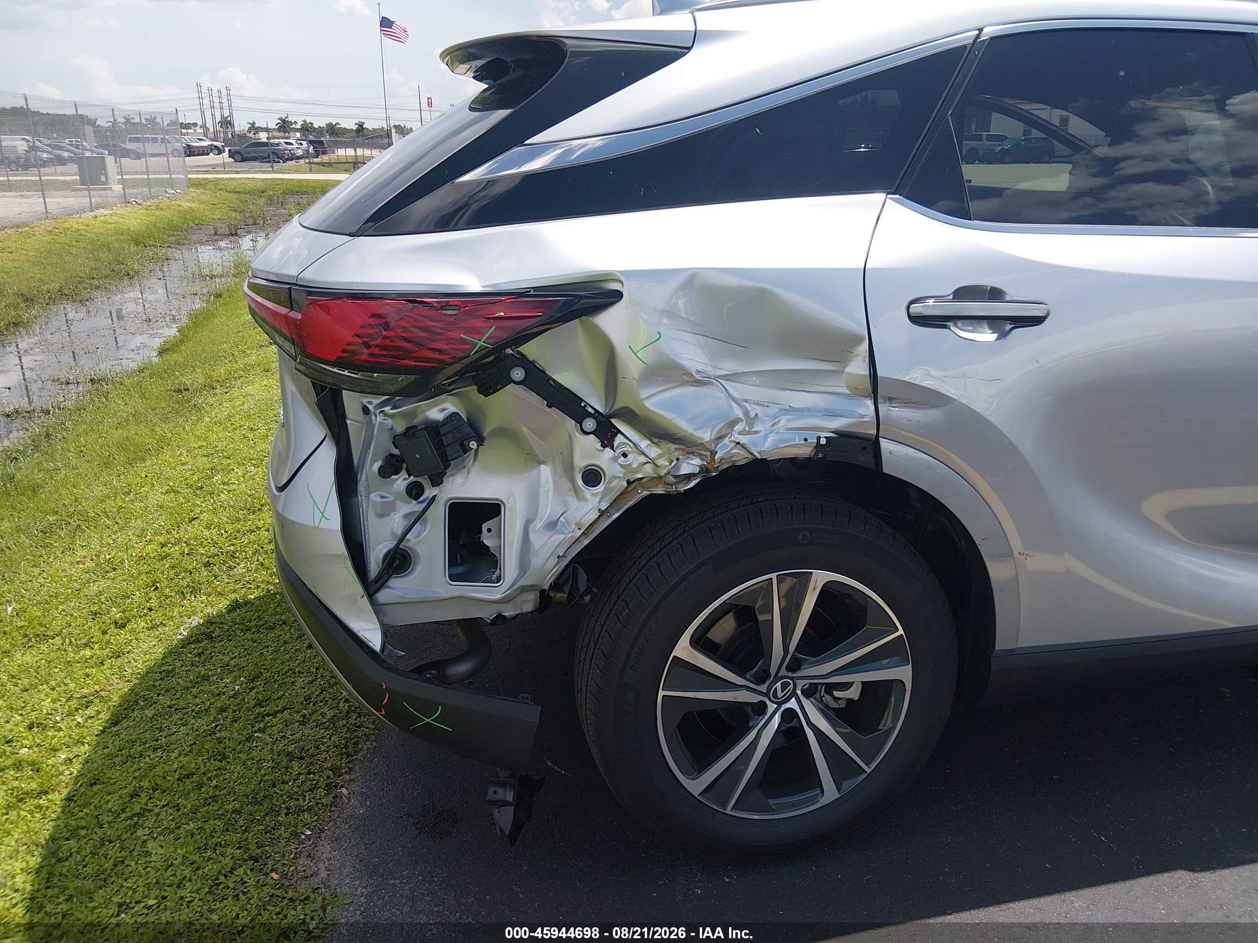 2026 Lexus RX 350 VIN 2T2BAMBA7TC069972 IAAI salvage auction — Rear End, Rebuildable (Florida), sold $26,750 on 2026-09-10 (photo 6)