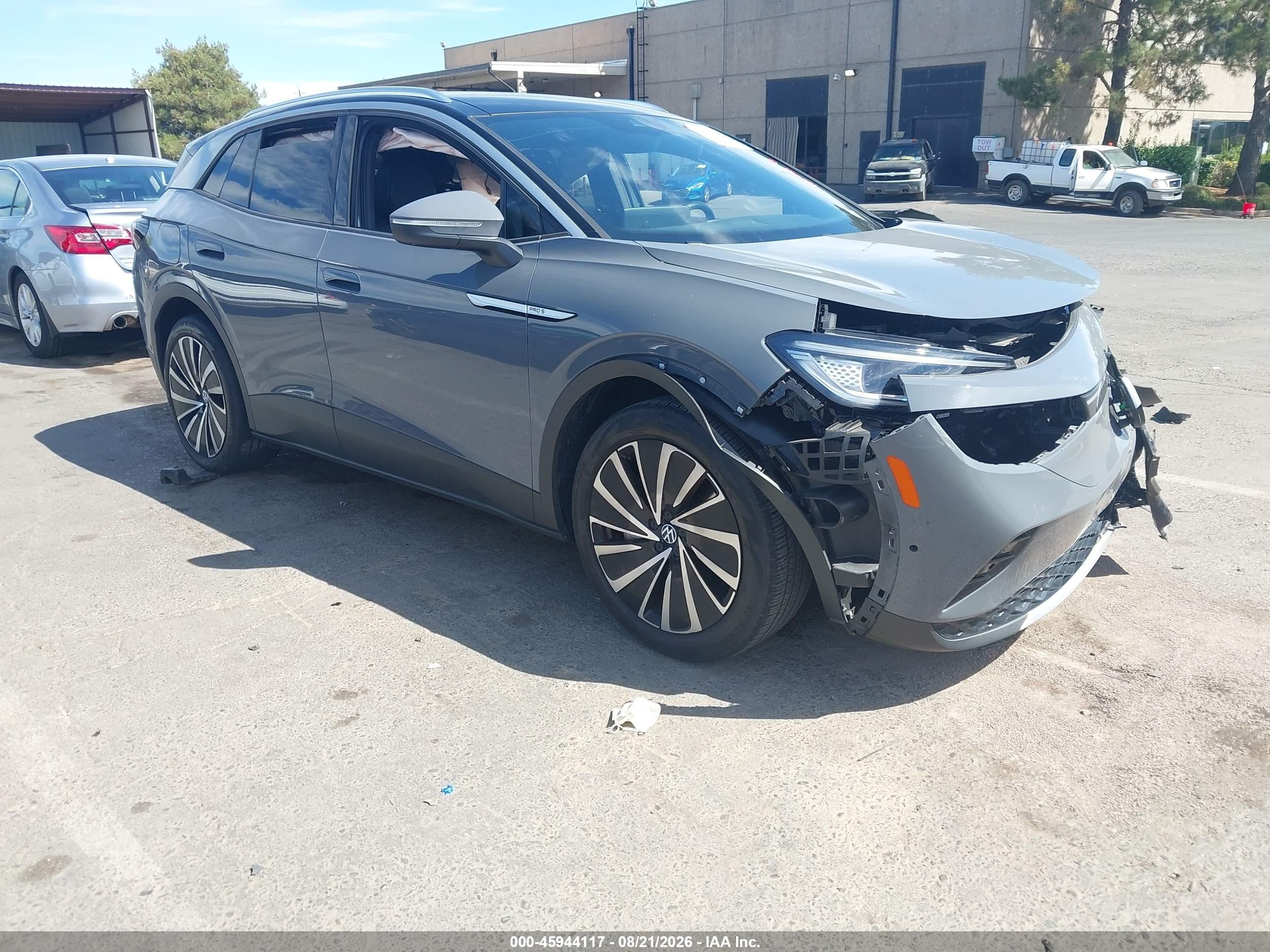 2023 Volkswagen ID.4 VIN 1V2HMPE87PC015293 — IAAI salvage auction photo