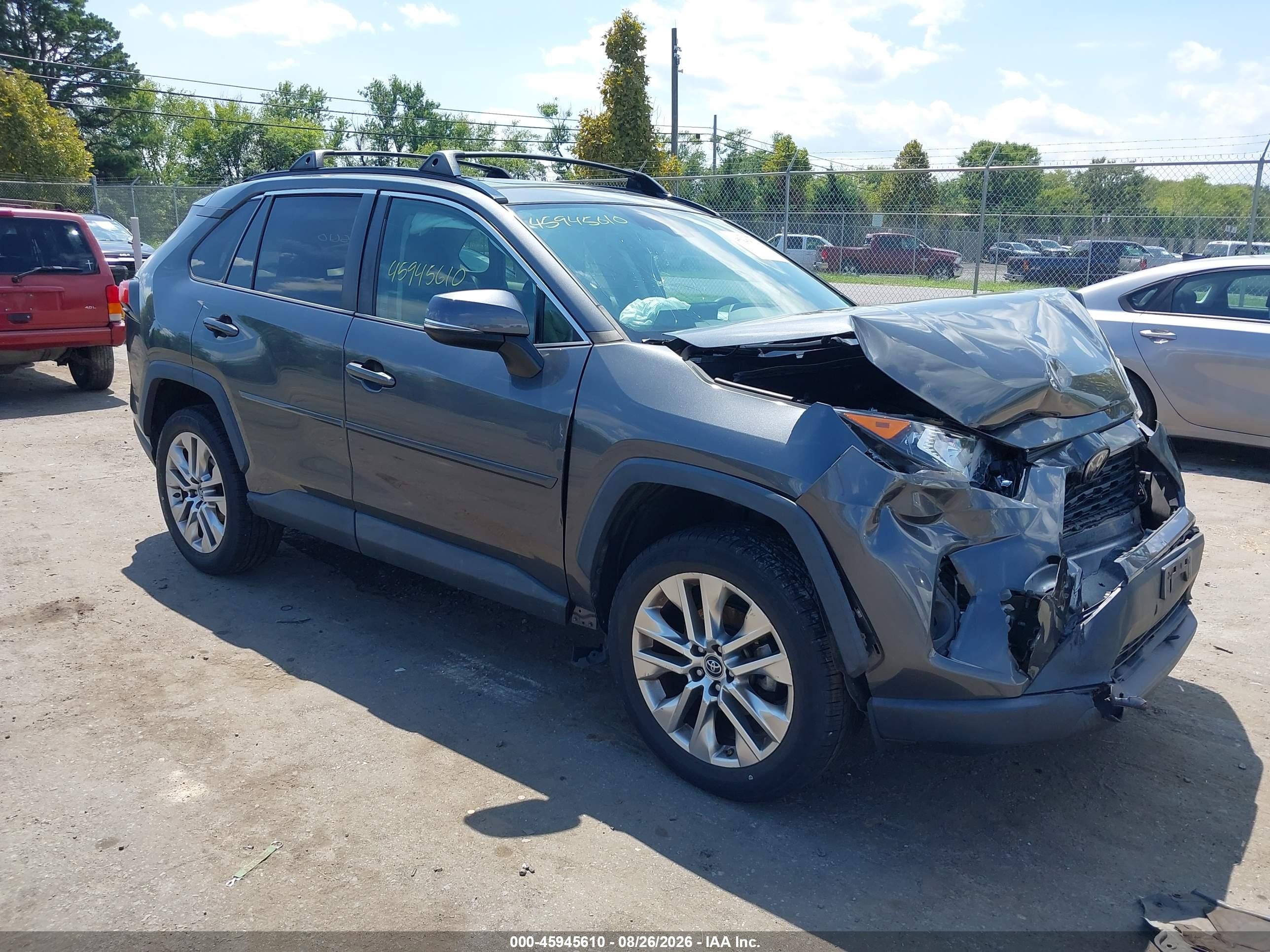 2019 Toyota RAV4 VIN 2T3A1RFVXKC012794 — IAAI salvage auction photo