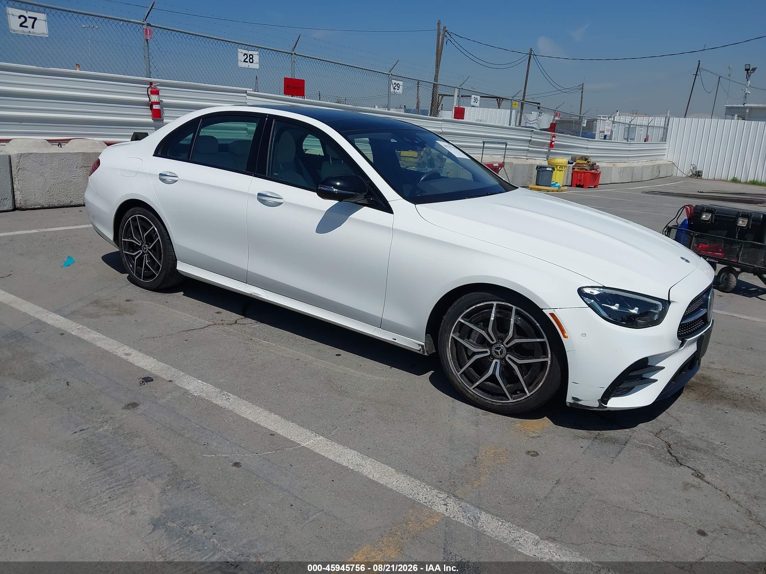 2022 Mercedes-Benz E-Class VIN W1KZF5KB7NB012584 — IAAI salvage auction photo
