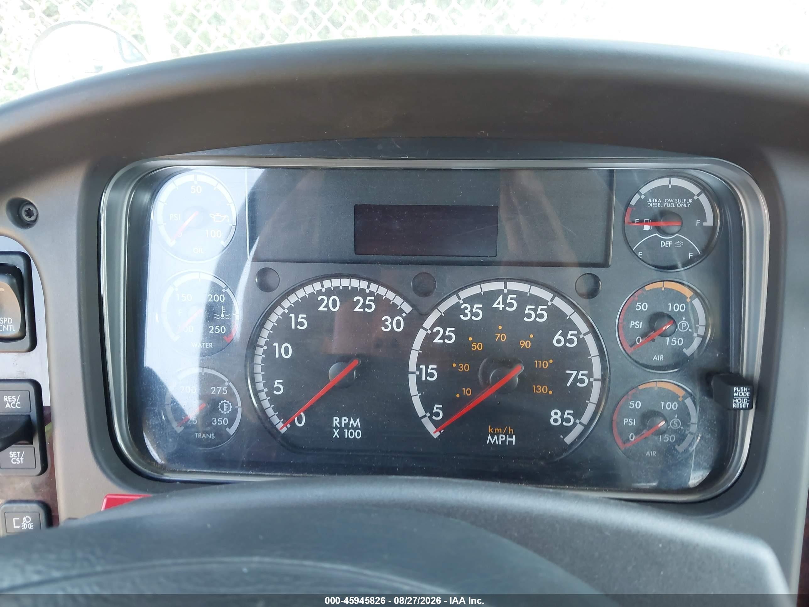 2019 Freightliner M2 106 VIN 1FUBCYD25KHLL0157 IAAI salvage auction — Engine Damage, Clear (Texas), sold $2,700 on 2026-09-23 (photo 5)