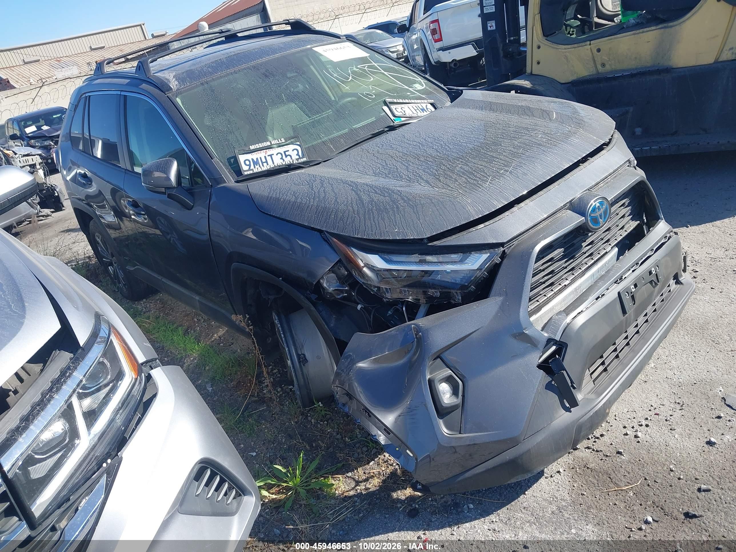 2024 Toyota RAV4 Hybrid VIN JTMB6RFV4RD136328 — IAAI salvage auction photo