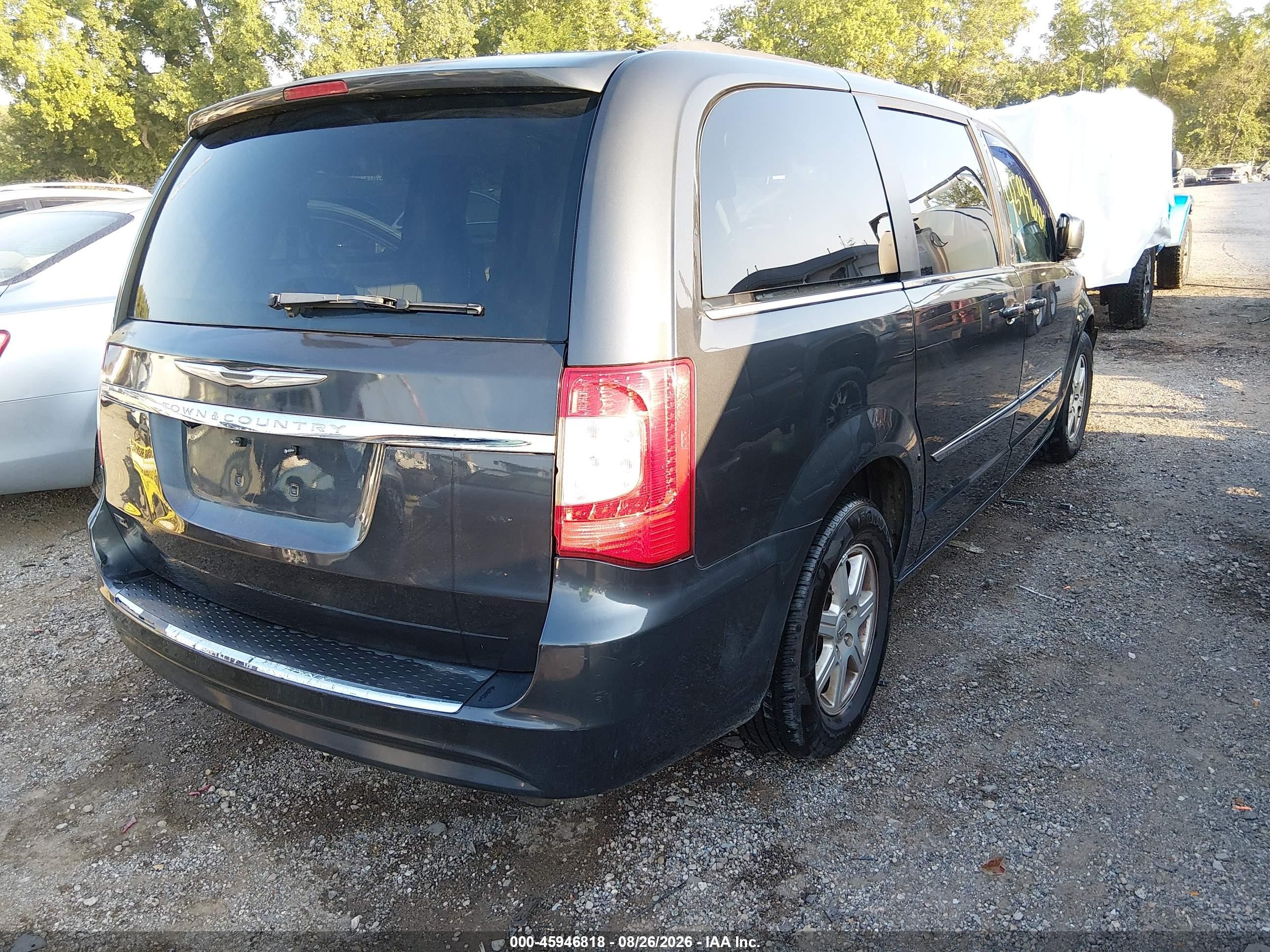 2012 Chrysler Town & country VIN 2C4RC1BG6CR306239 IAAI salvage auction — Front End, Wait Title, sold $350 on 2026-09-20 (photo 4)