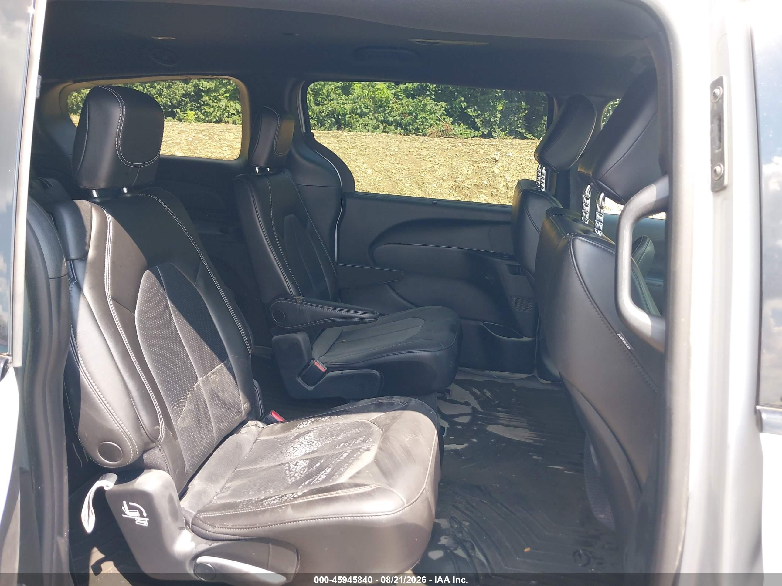 2023 Chrysler Pacifica VIN 2C4RC1BG5PR507958 IAAI salvage auction — Water/Flood, Wait Title, sold $6,500 on 2026-09-22 (photo 8)