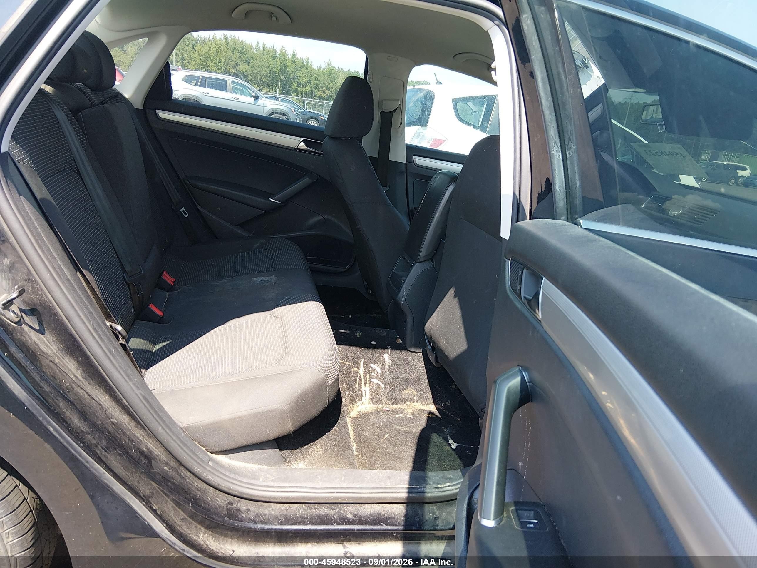 2017 Volkswagen Passat VIN 1VWAT7A36HC077332 IAAI salvage auction — Unknown, Salvage (South Carolina), sold $700 on 2026-09-23 (photo 8)