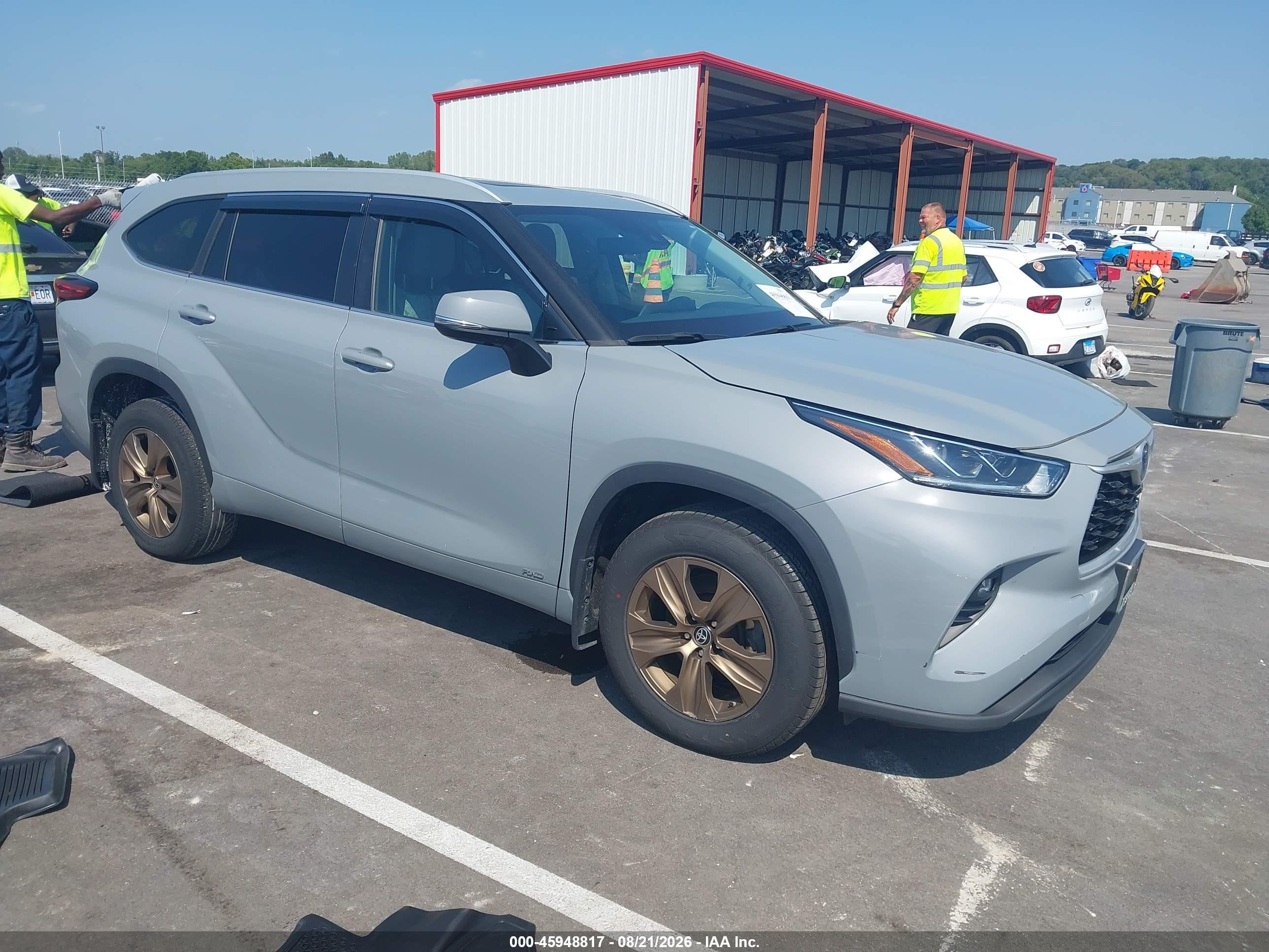 2023 Toyota Highlander Hybrid VIN 5TDABRCH3PS577388 — IAAI salvage auction photo