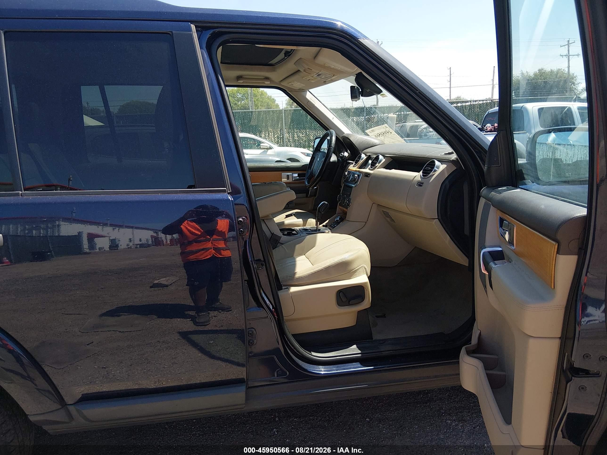 2013 Land rover Lr4 VIN SALAG2D46DA687714 IAAI salvage auction — Normal Wear, Clear (Kansas), sold $800 on 2026-08-28 (photo 5)