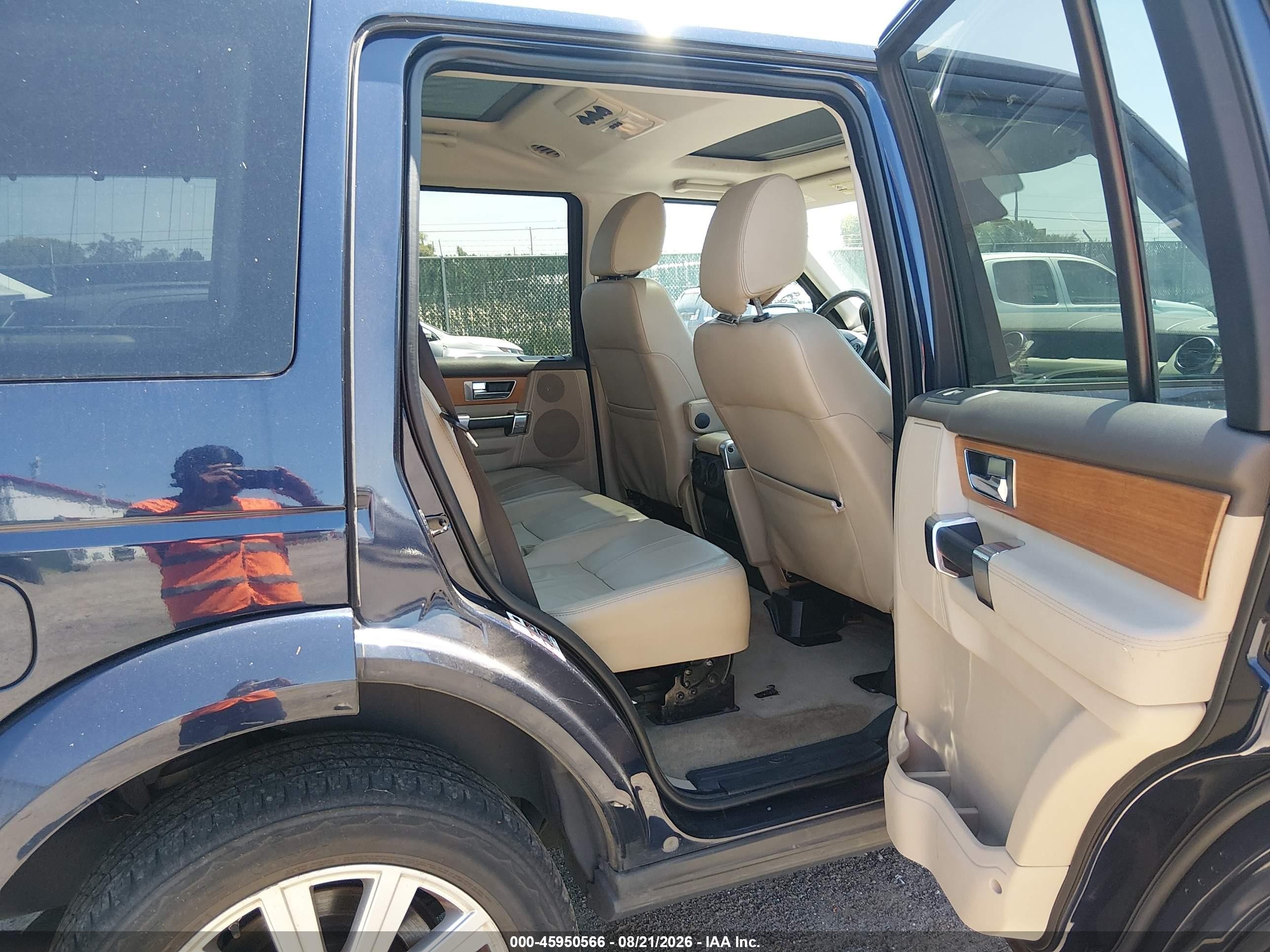 2013 Land rover Lr4 VIN SALAG2D46DA687714 IAAI salvage auction — Normal Wear, Clear (Kansas), sold $800 on 2026-08-28 (photo 8)