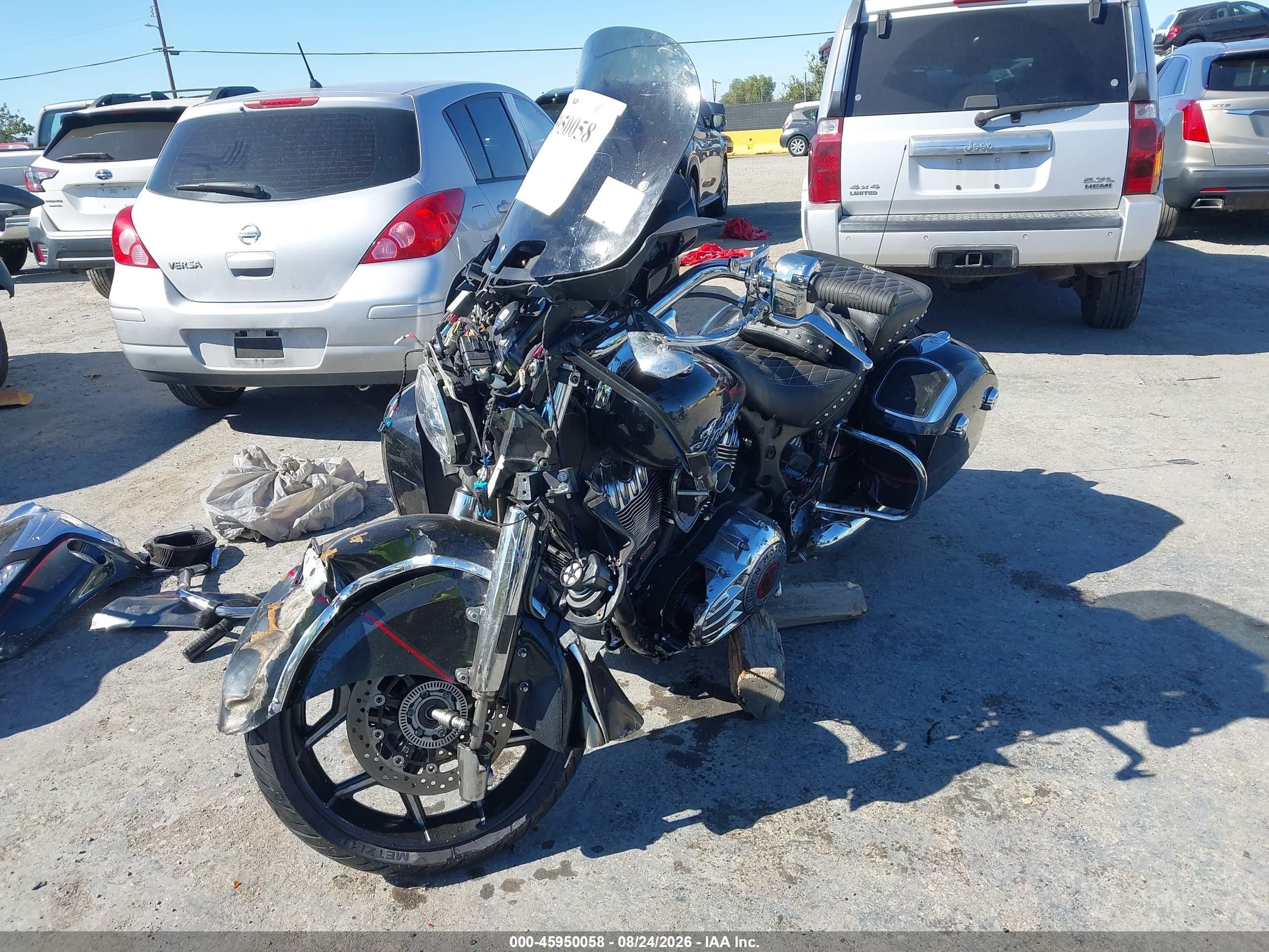 2020 Indian Motorcycle Co. ROADMASTER VIN 56KTREBBXL3391525 IAAI salvage auction — Front End, Salvage (Arizona), sold $2,650 on 2026-09-22 (photo 2)