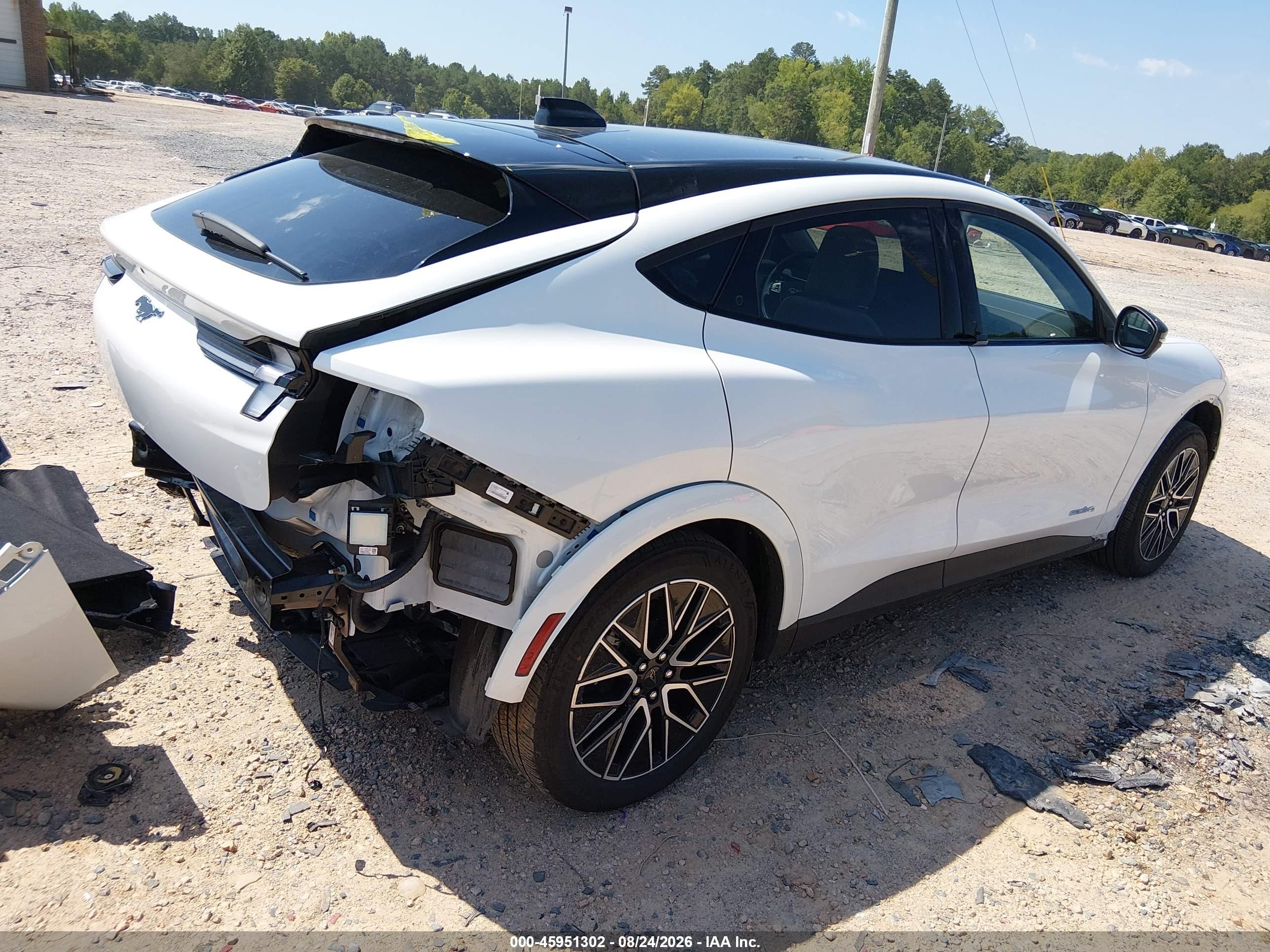 2025 Ford Mustang mach-e VIN 3FMTK3SU1SMA45856 IAAI salvage auction — Rear End, Salvage (North Carolina), sold $16,100 on 2026-09-25 (photo 4)