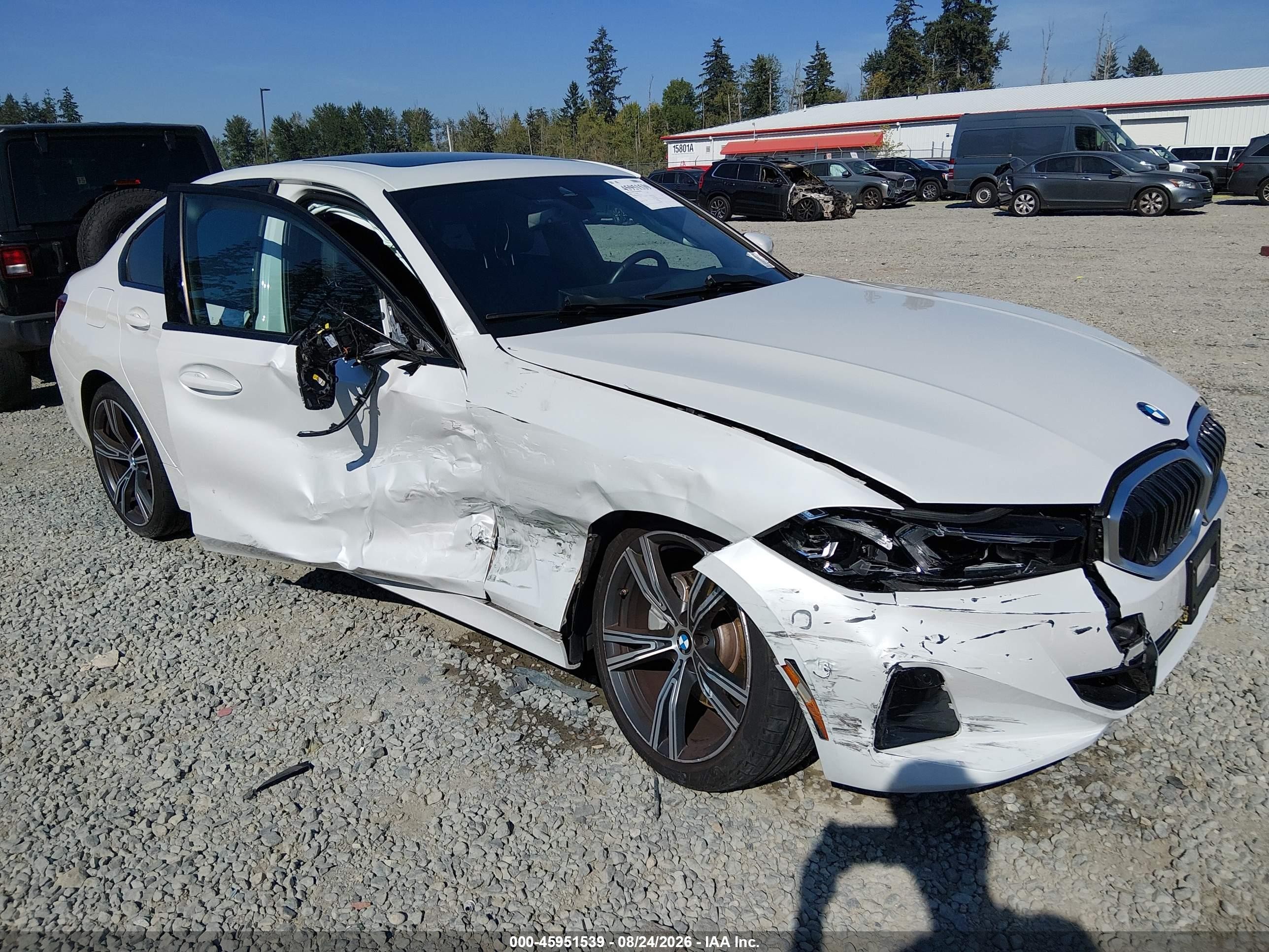 2023 BMW 3 Series VIN 3MW69FF04P8D75140 — IAAI salvage auction photo