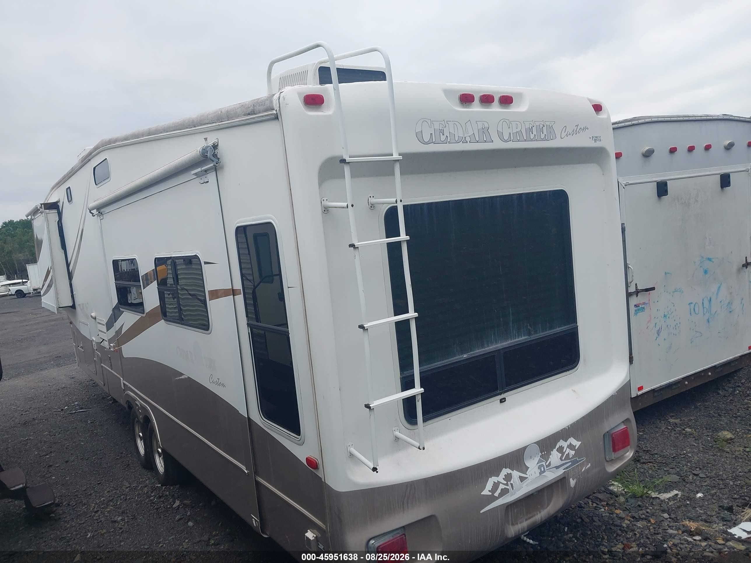 2004 Cedar Creek 36rlts 5th Whl Travel Trailer VIN 4X4FC4M294P189076 IAAI salvage auction — Front End, Salvage (Pennsylvania), sold $75 on 2026-10-06 (photo 3)