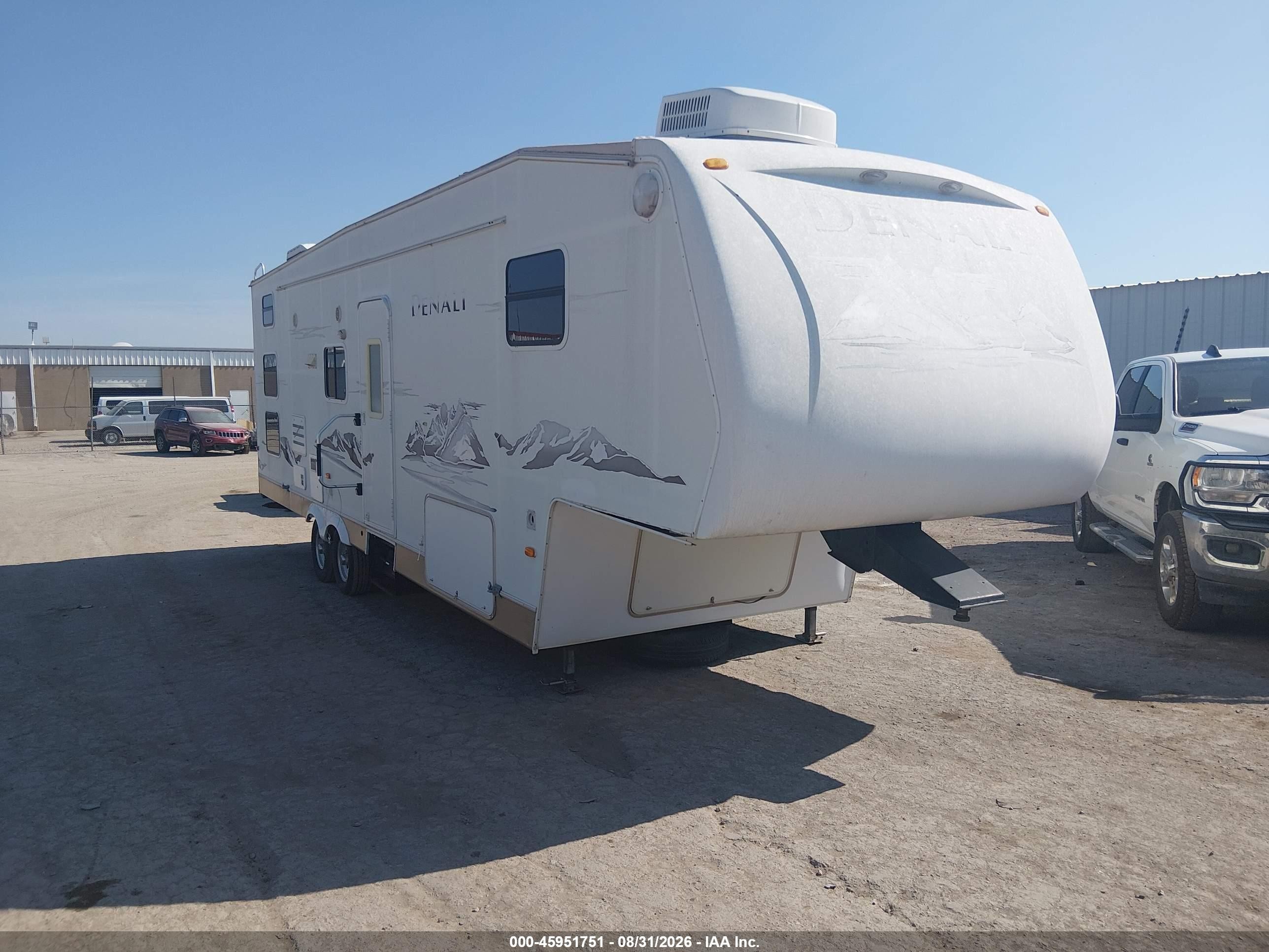2008 Dutchman M-28lbbs-M5 VIN 47CFD1R298P620887 IAAI salvage auction — Hail, Clear (Oklahoma), sold $2,550 on 2026-09-30 (photo 1)