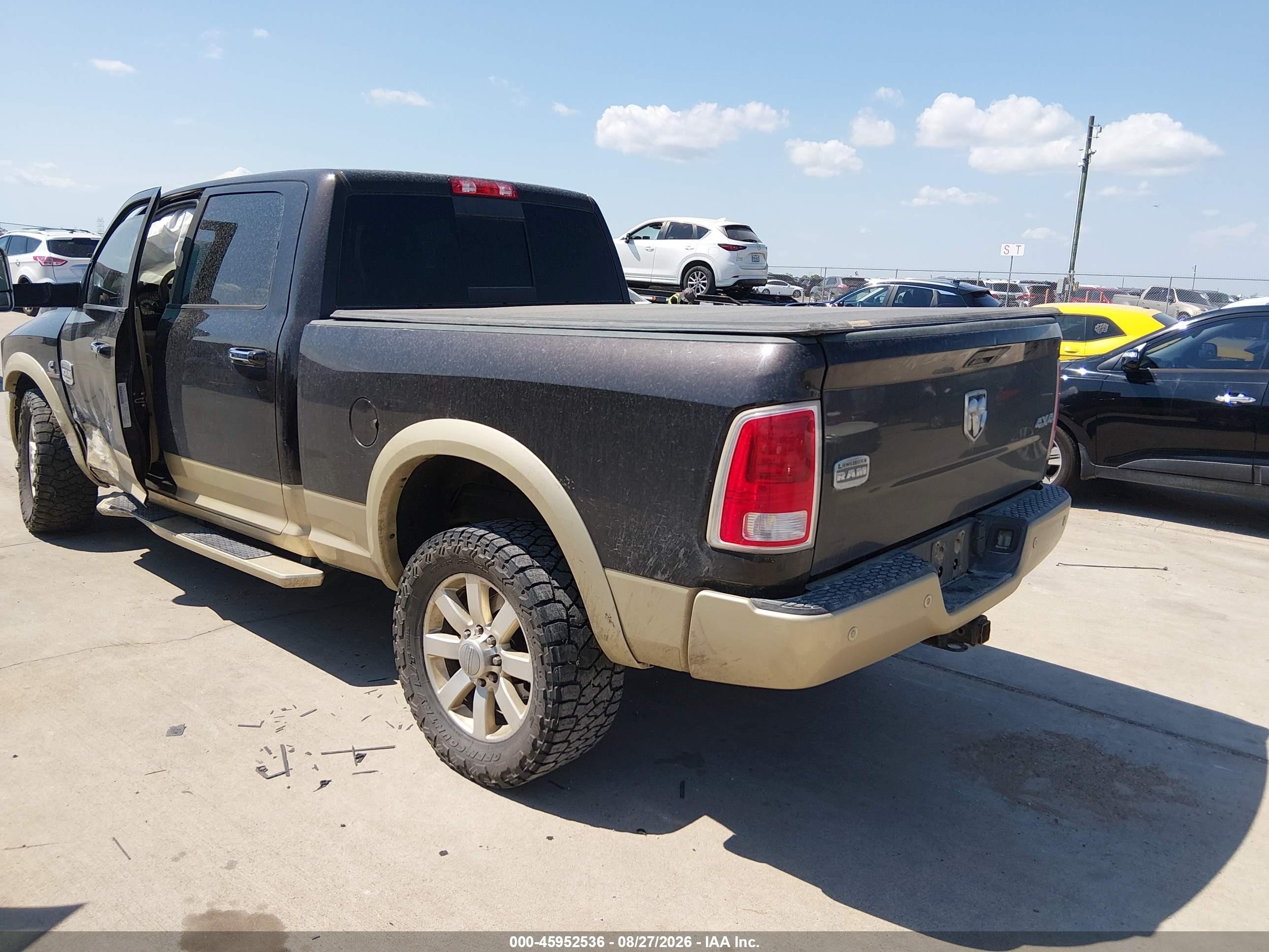 2016 Ram 2500 VIN 3C6UR5GL7GG375241 IAAI salvage auction — Side, Salvage (Texas), sold $14,900 on 2026-10-21 (photo 3)