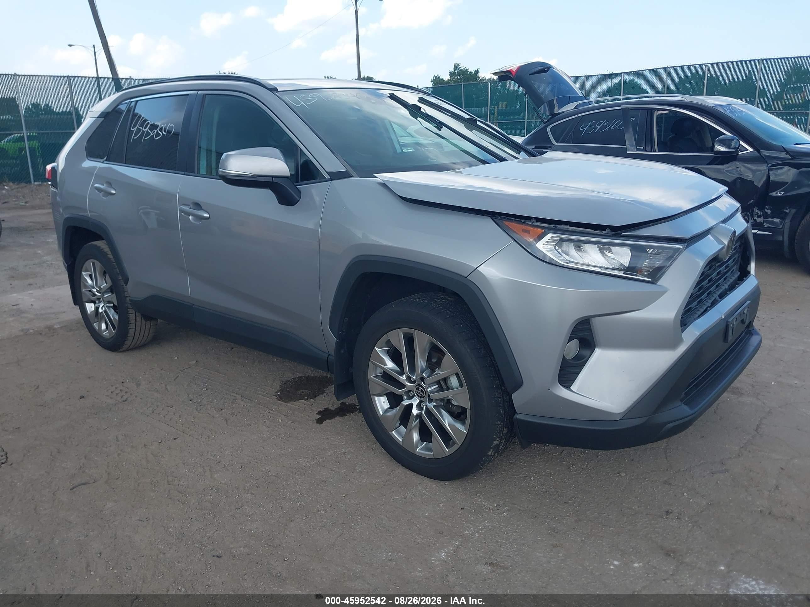 2021 Toyota RAV4 VIN 2T3C1RFV9MC137278 — IAAI salvage auction photo