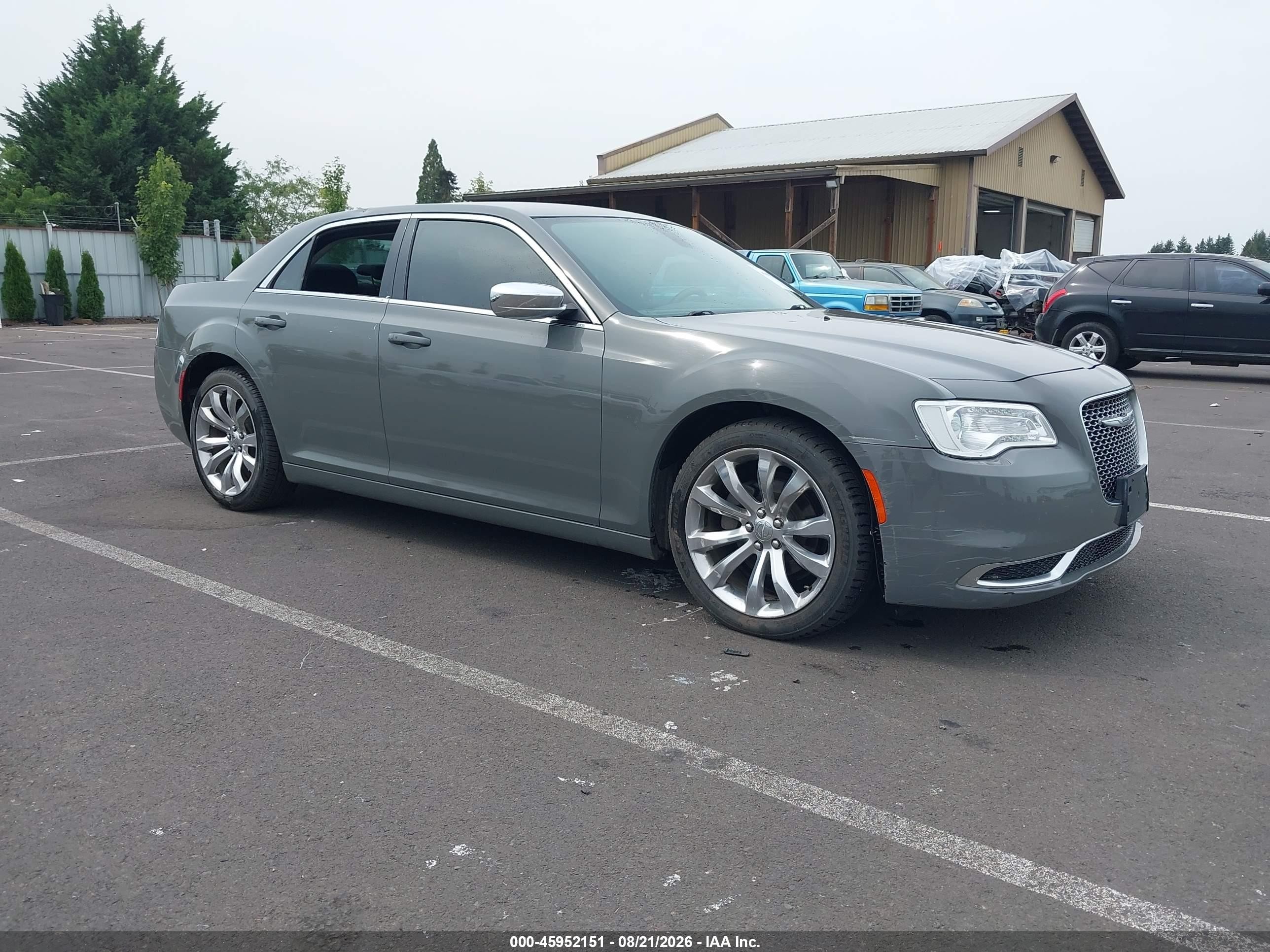 2019 Chrysler 300 VIN 2C3CCAAG1KH590587 — IAAI salvage auction photo