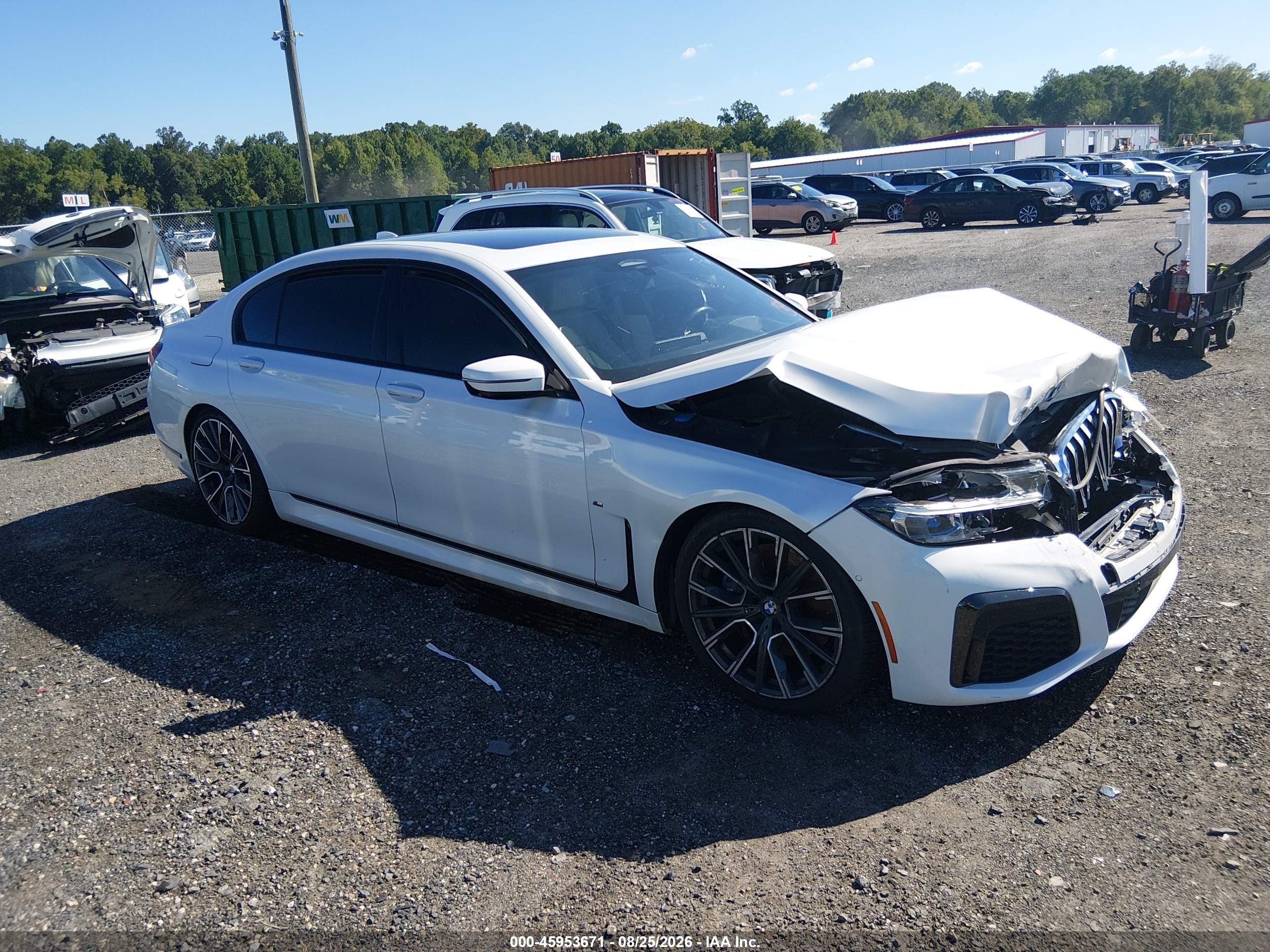 2020 BMW 7 Series VIN WBA7U2C01LGM27657 — IAAI salvage auction photo