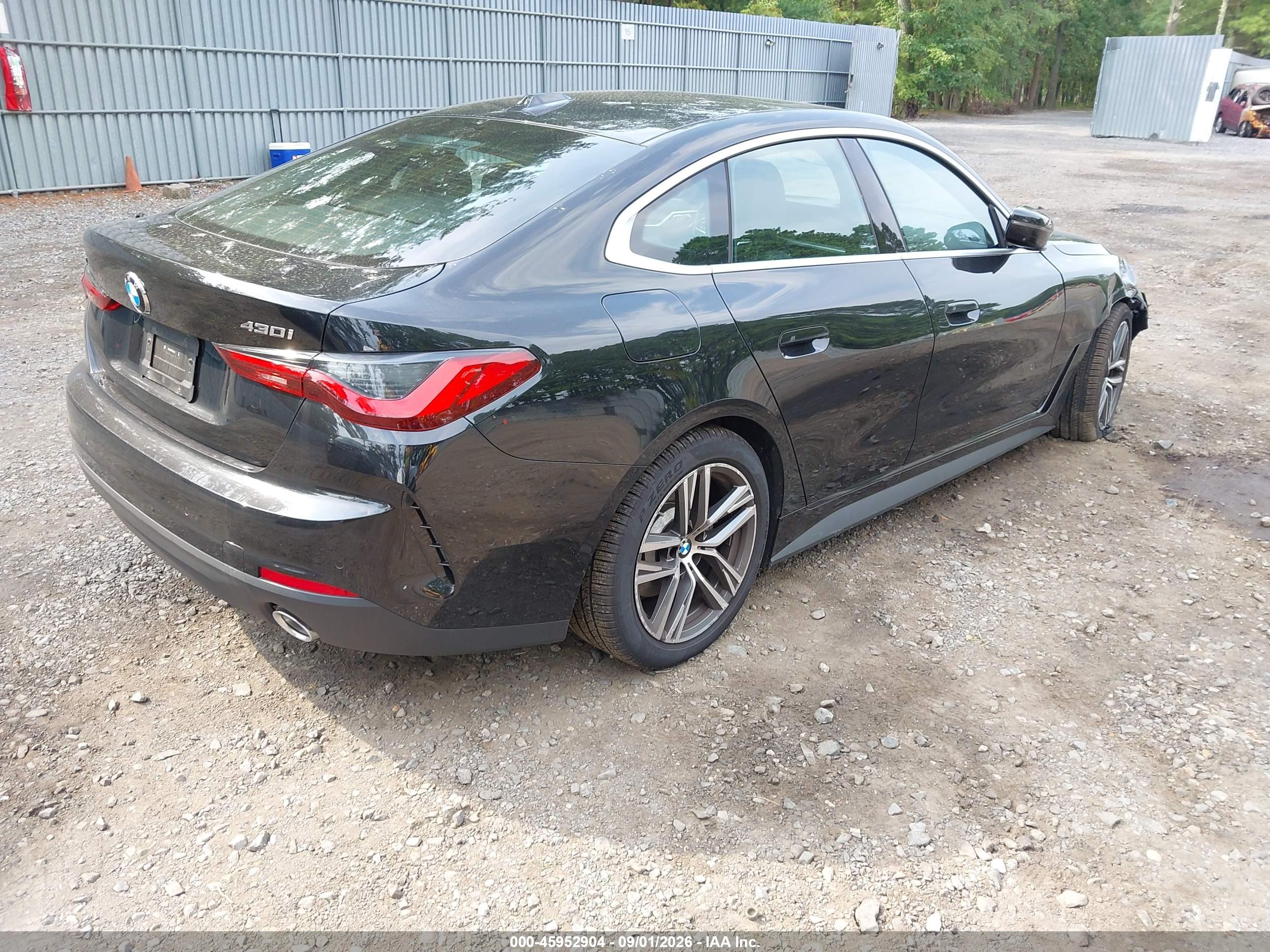 2026 BMW 4 Series VIN WBA33FB03TFW81225 IAAI salvage auction — Side, Clear (New York), sold $25,750 on 2026-09-11 (photo 4)