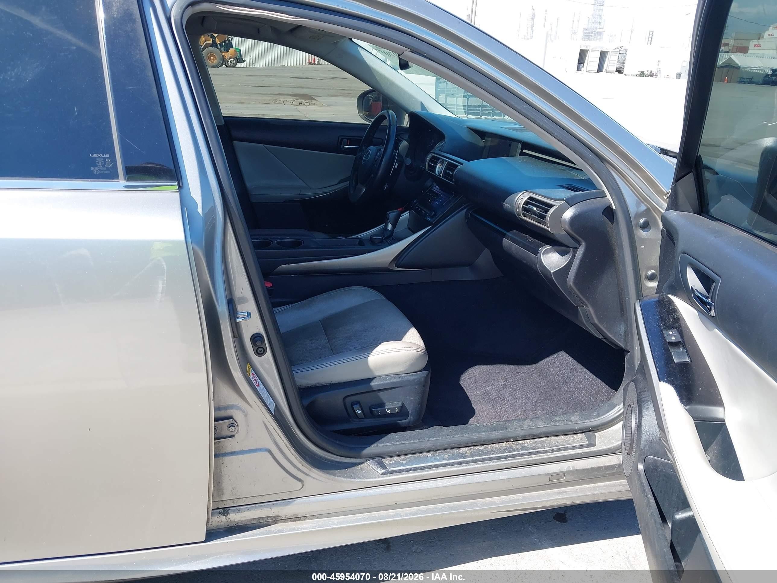 2014 Lexus IS 250 VIN JTHBF1D27E5018609 IAAI salvage auction — Side, Salvage (California), sold $3,500 on 2026-09-24 (photo 5)