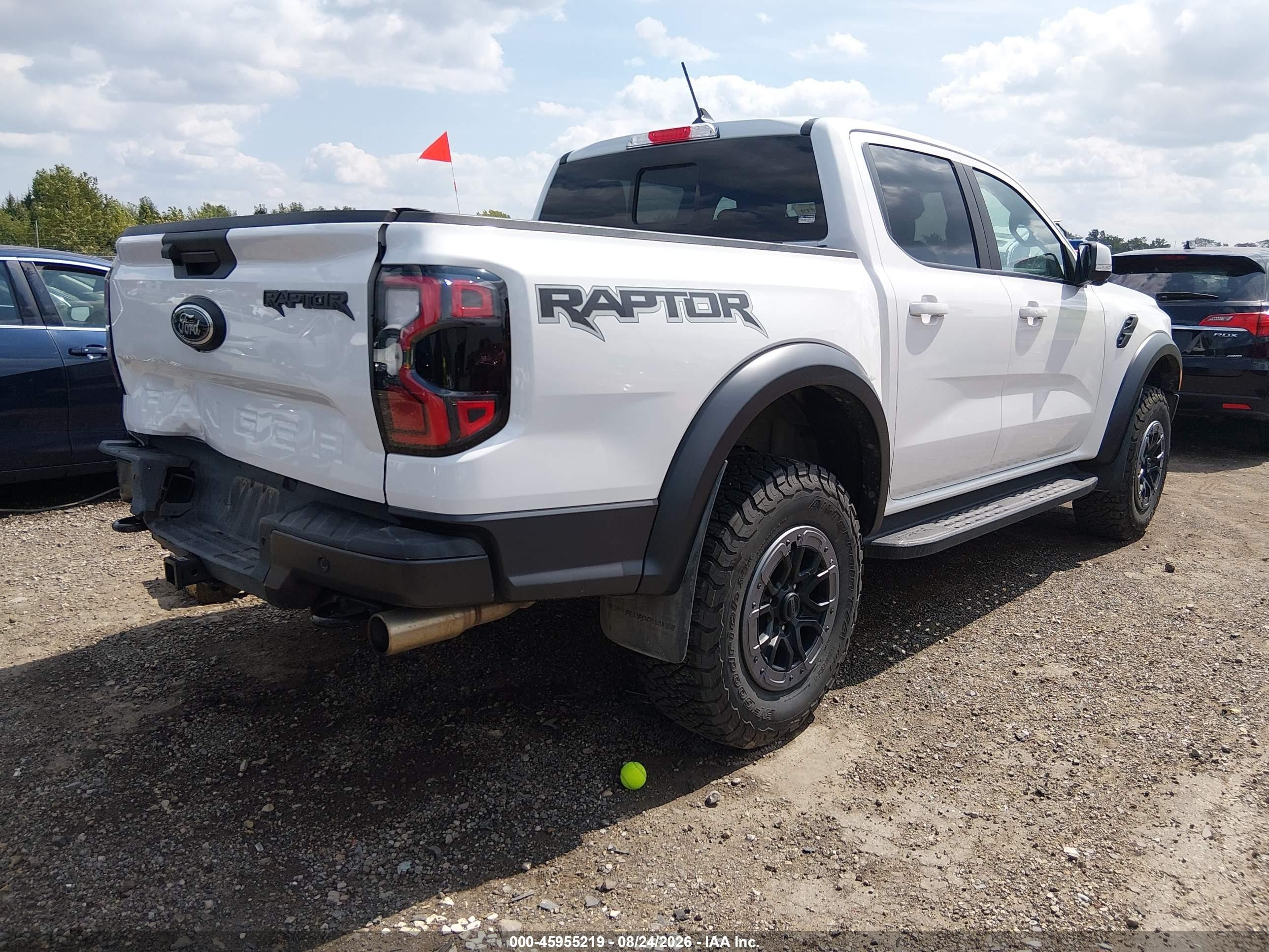 2025 Ford Ranger VIN 1FTER4LR3SLE04411 IAAI salvage auction — Rear End, Salvage (Ohio), sold $32,500 on 2026-09-13 (photo 4)